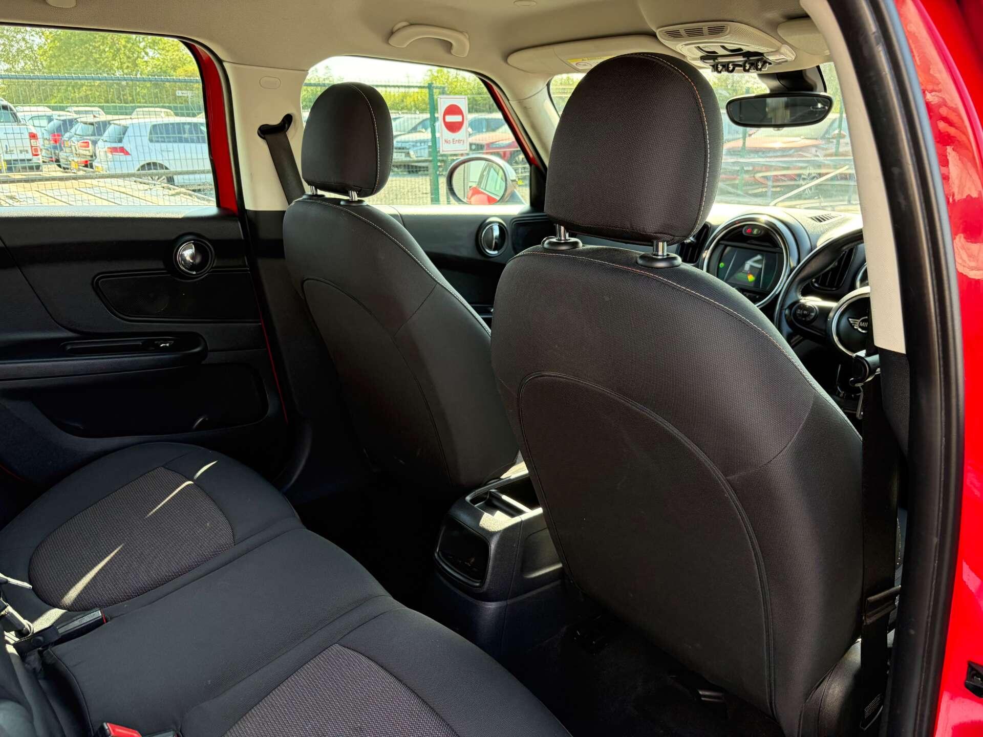 Mini Countryman view 29