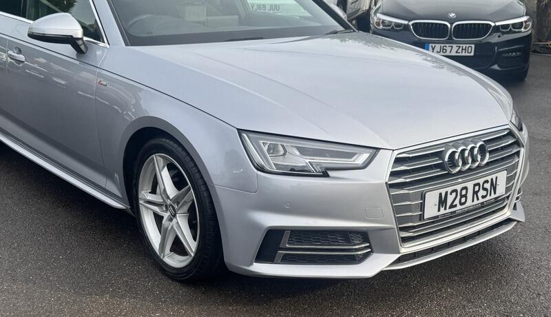 Audi A4 view 14