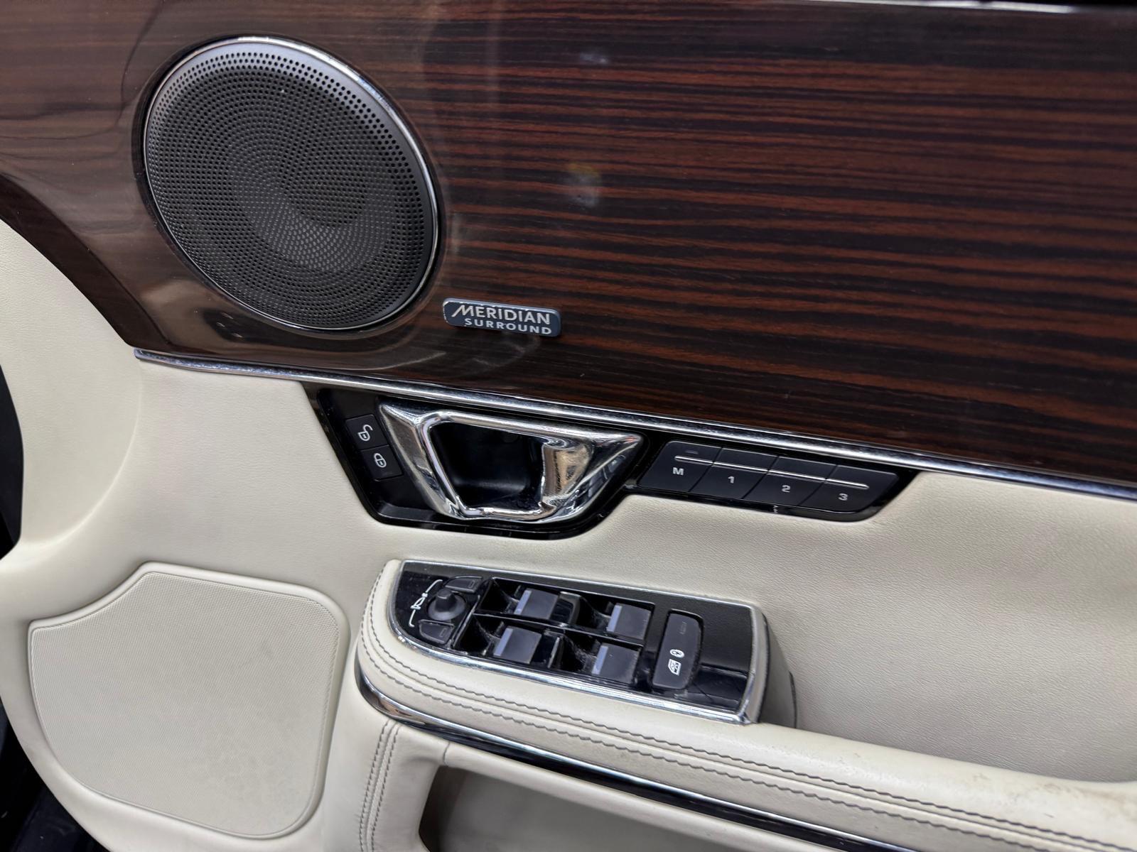 Jaguar XJ view 27