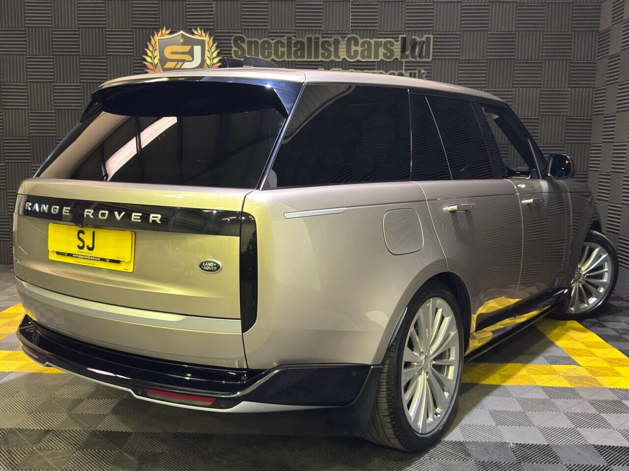 Land Rover Range Rover view 32