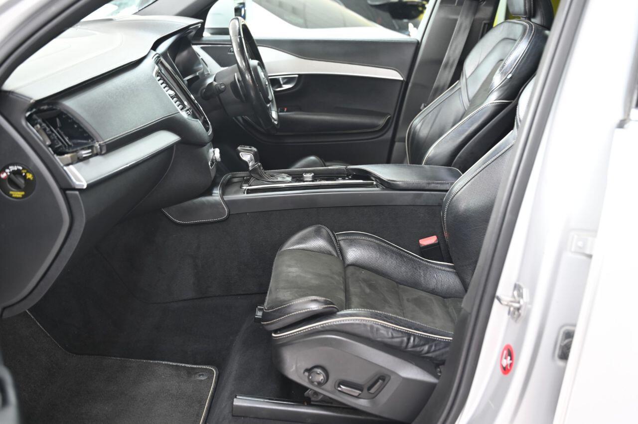 Volvo XC90 view 12