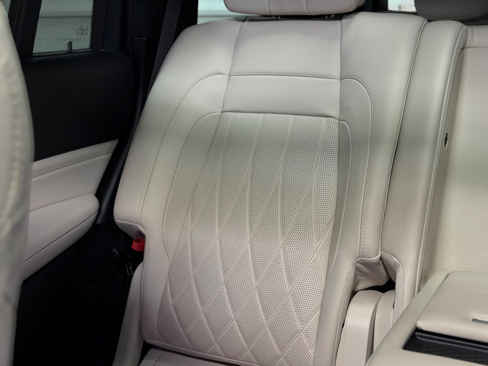 Mercedes-Benz GLS view 54