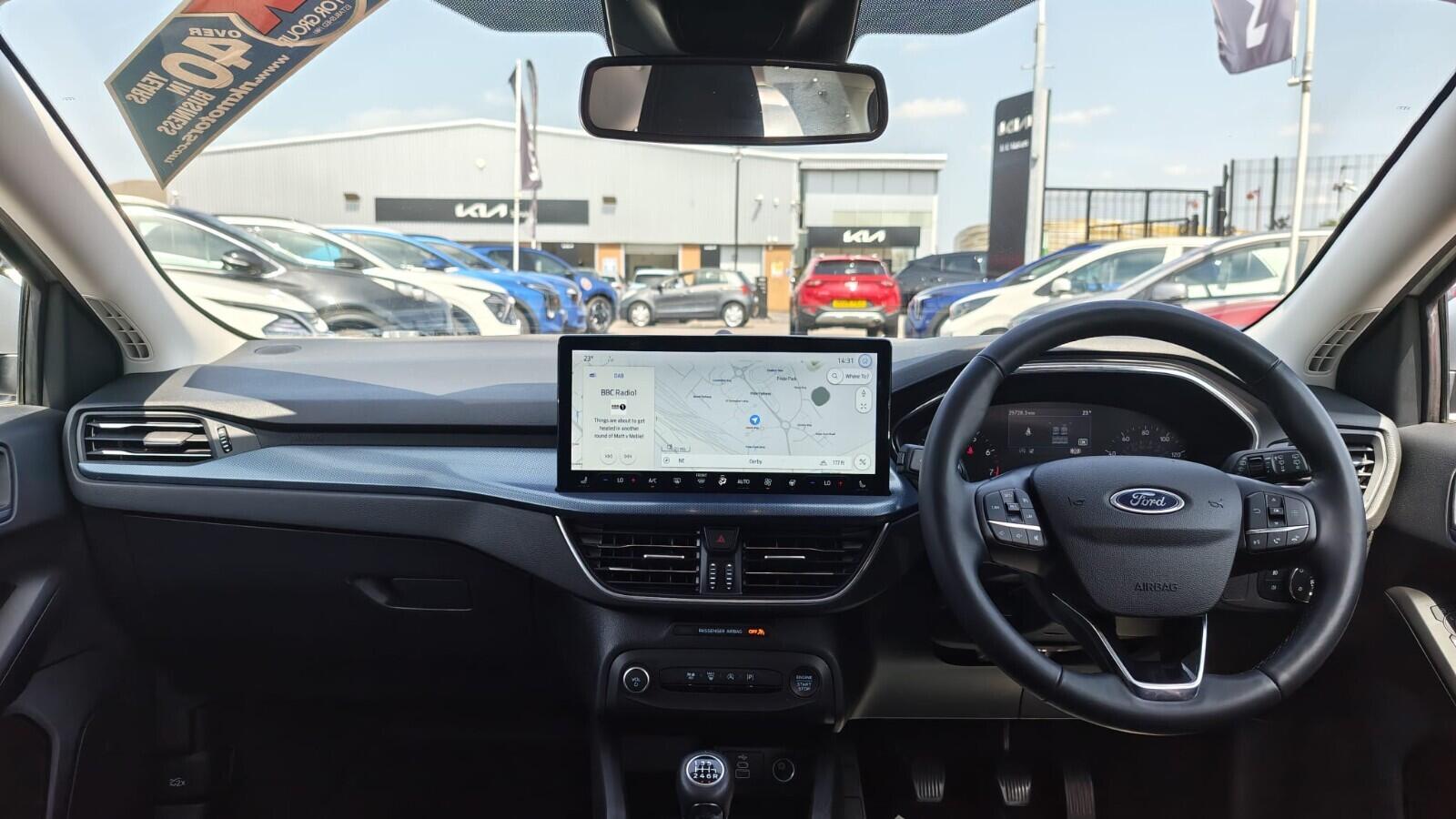 Ford Focus view 12