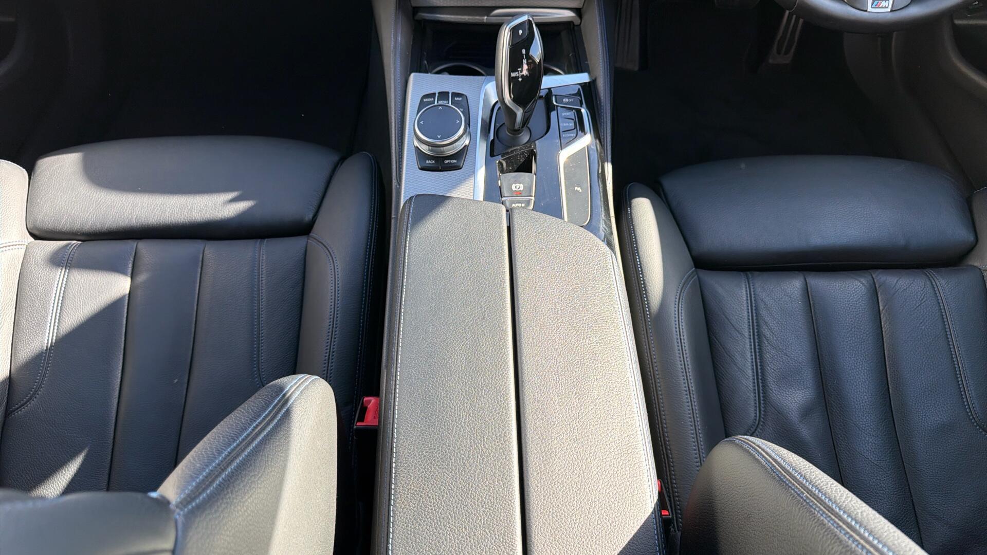 BMW 5 Series view 37