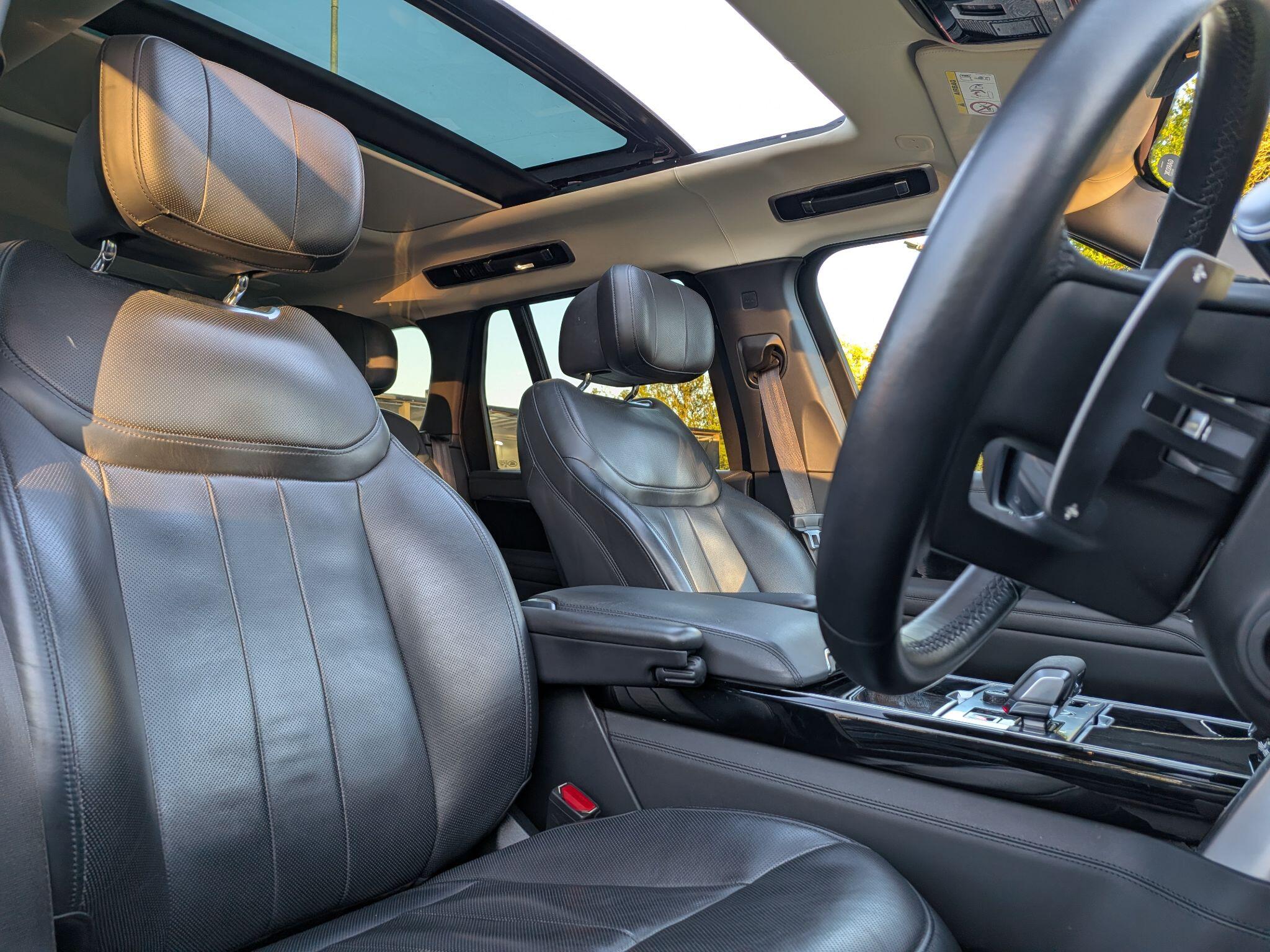 Land Rover Range Rover view 23