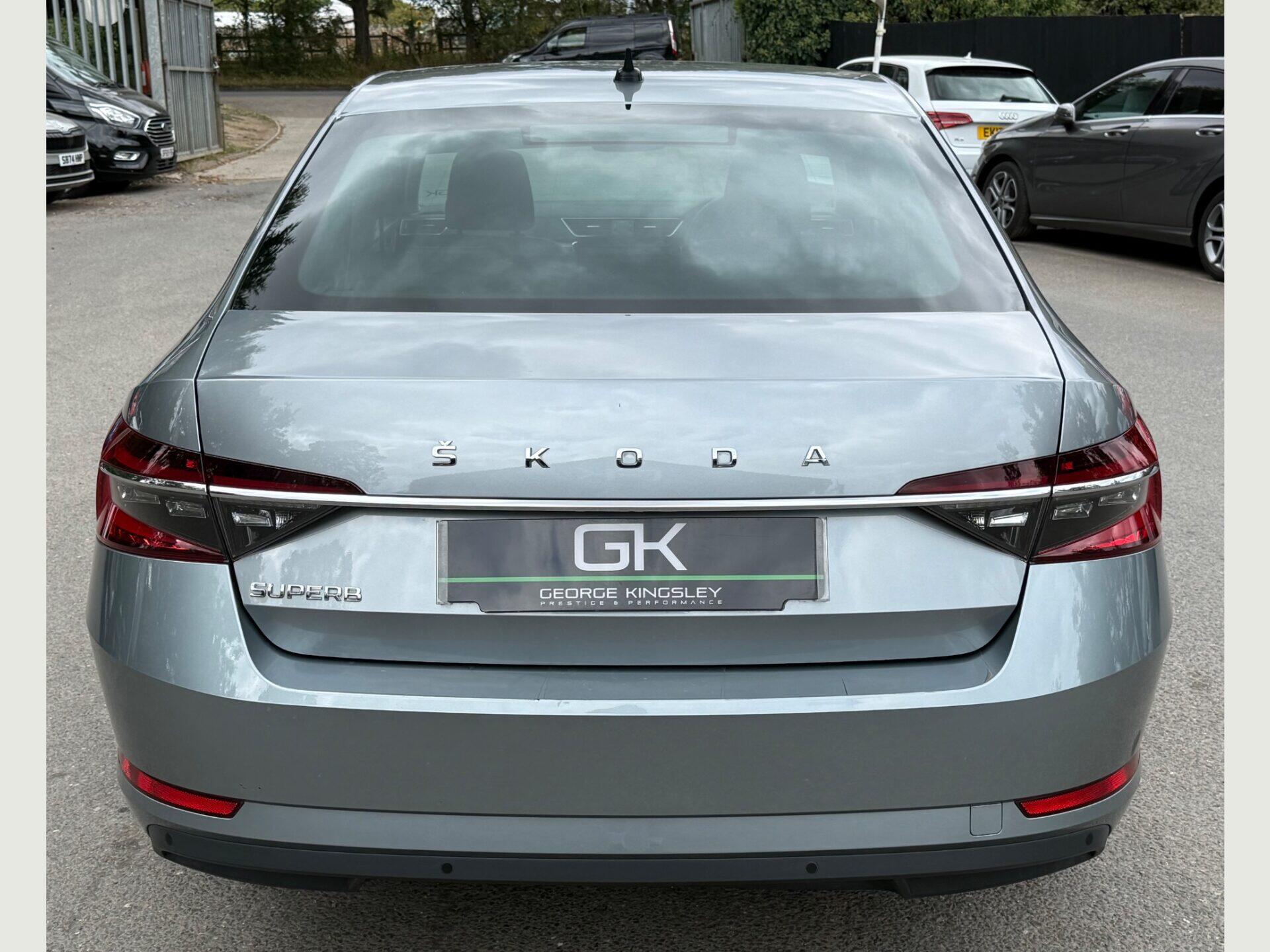 Skoda Superb view 8