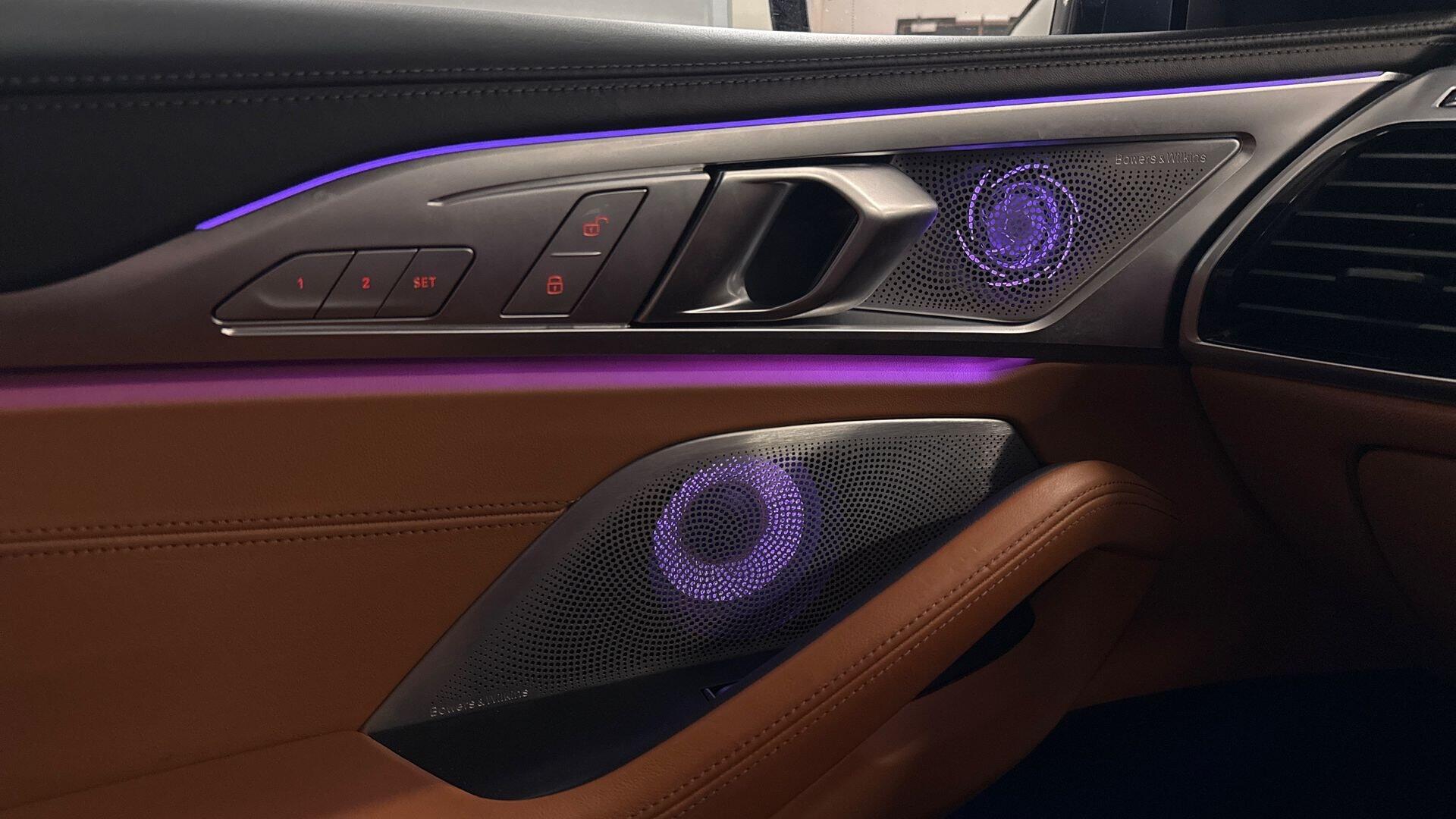 BMW 8 Series view 27