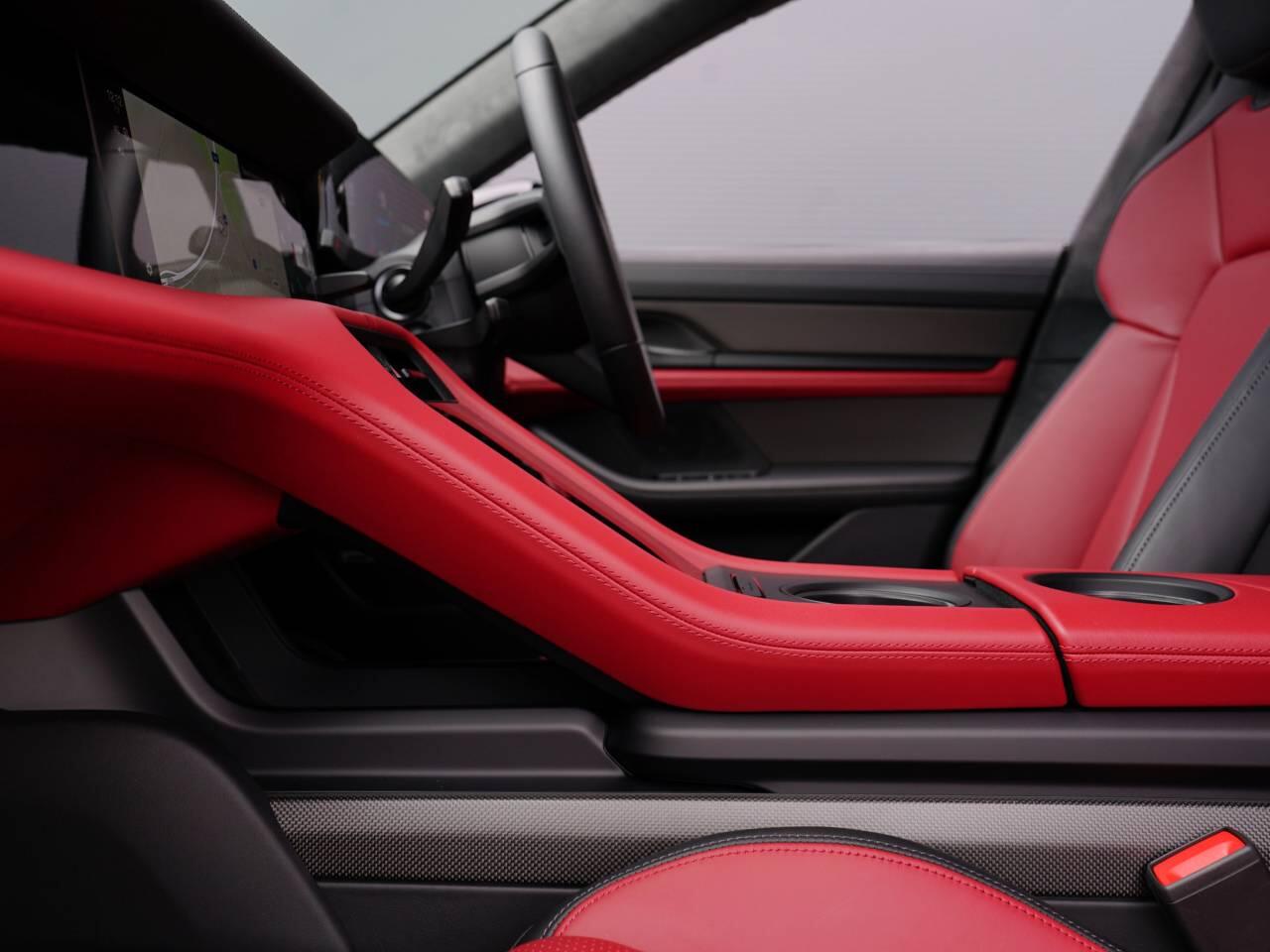 Porsche Taycan view 17
