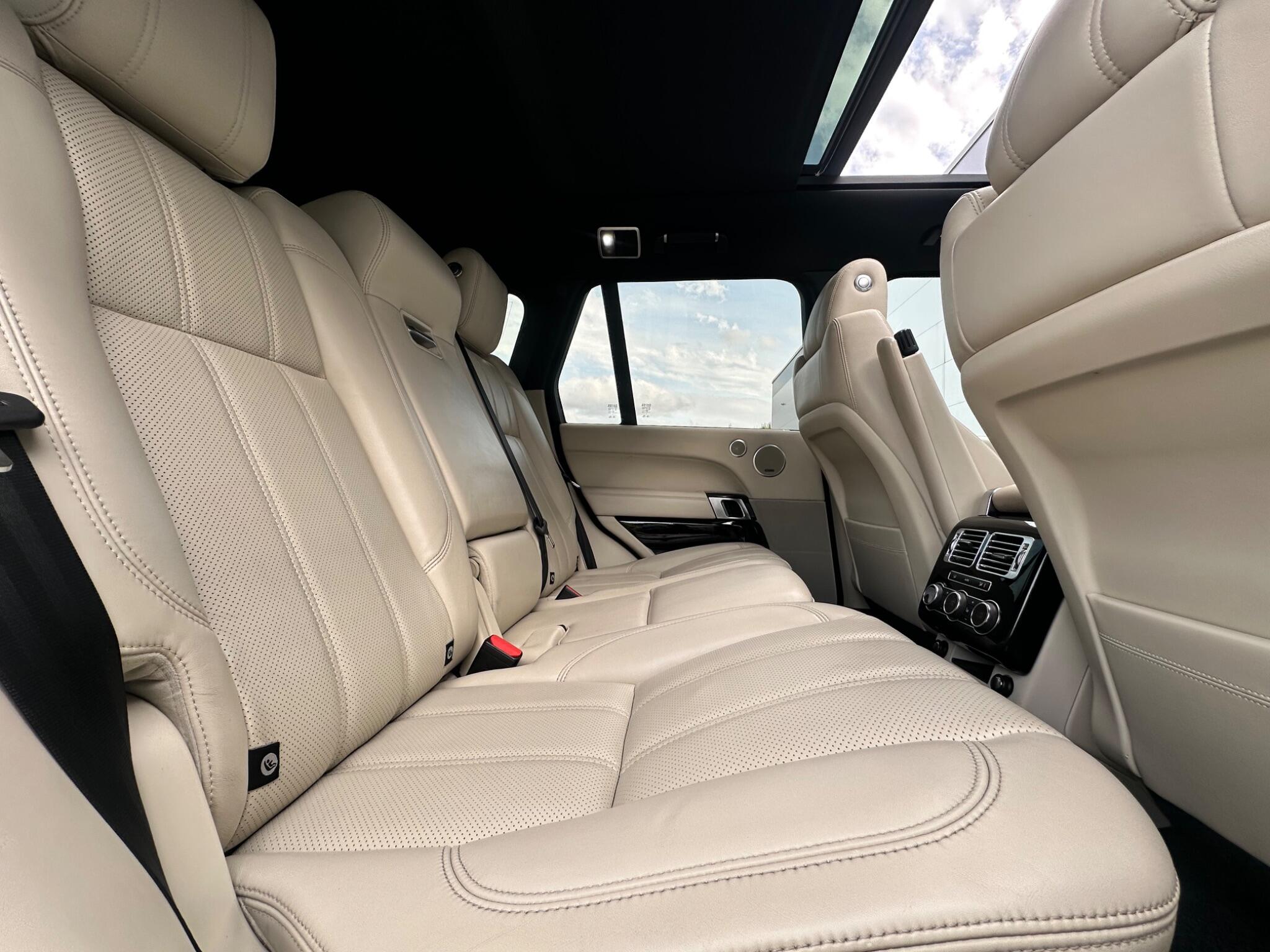 Land Rover Range Rover view 37