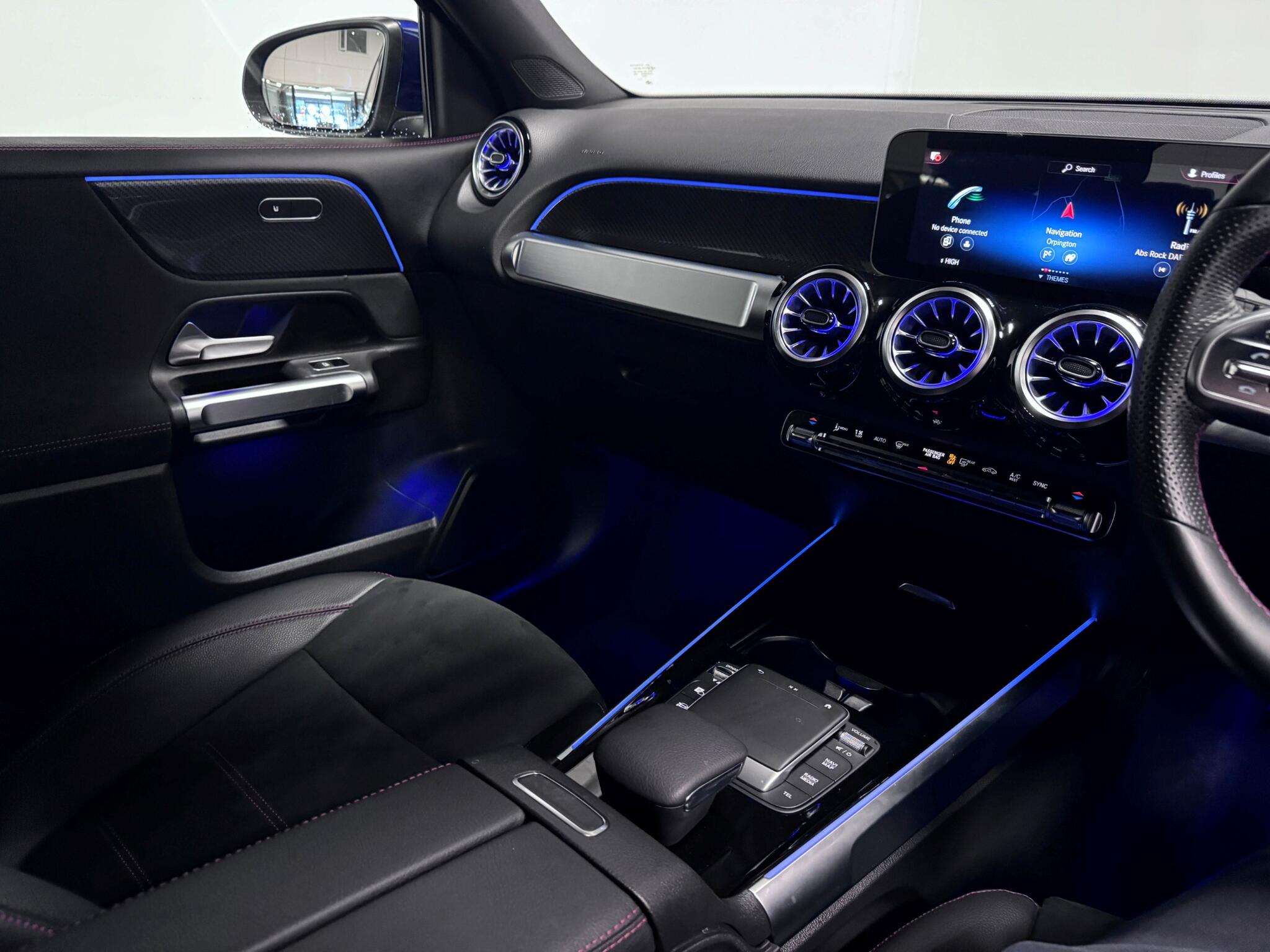 Mercedes-Benz GLB view 36