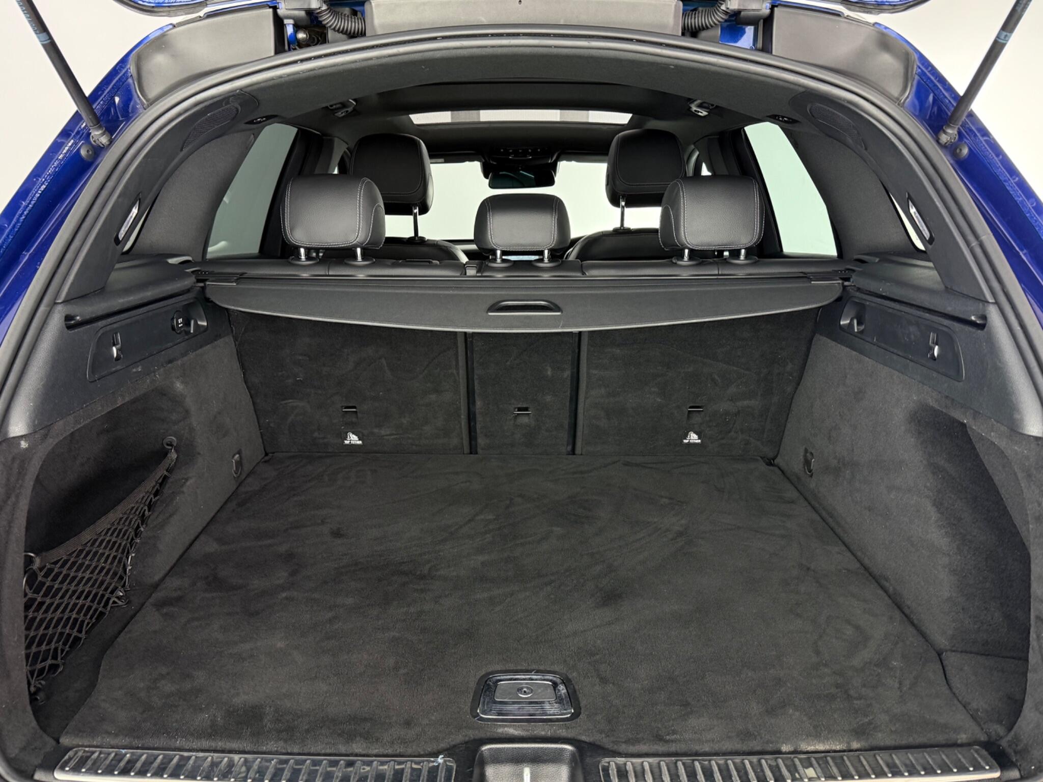 Mercedes-Benz GLC view 12