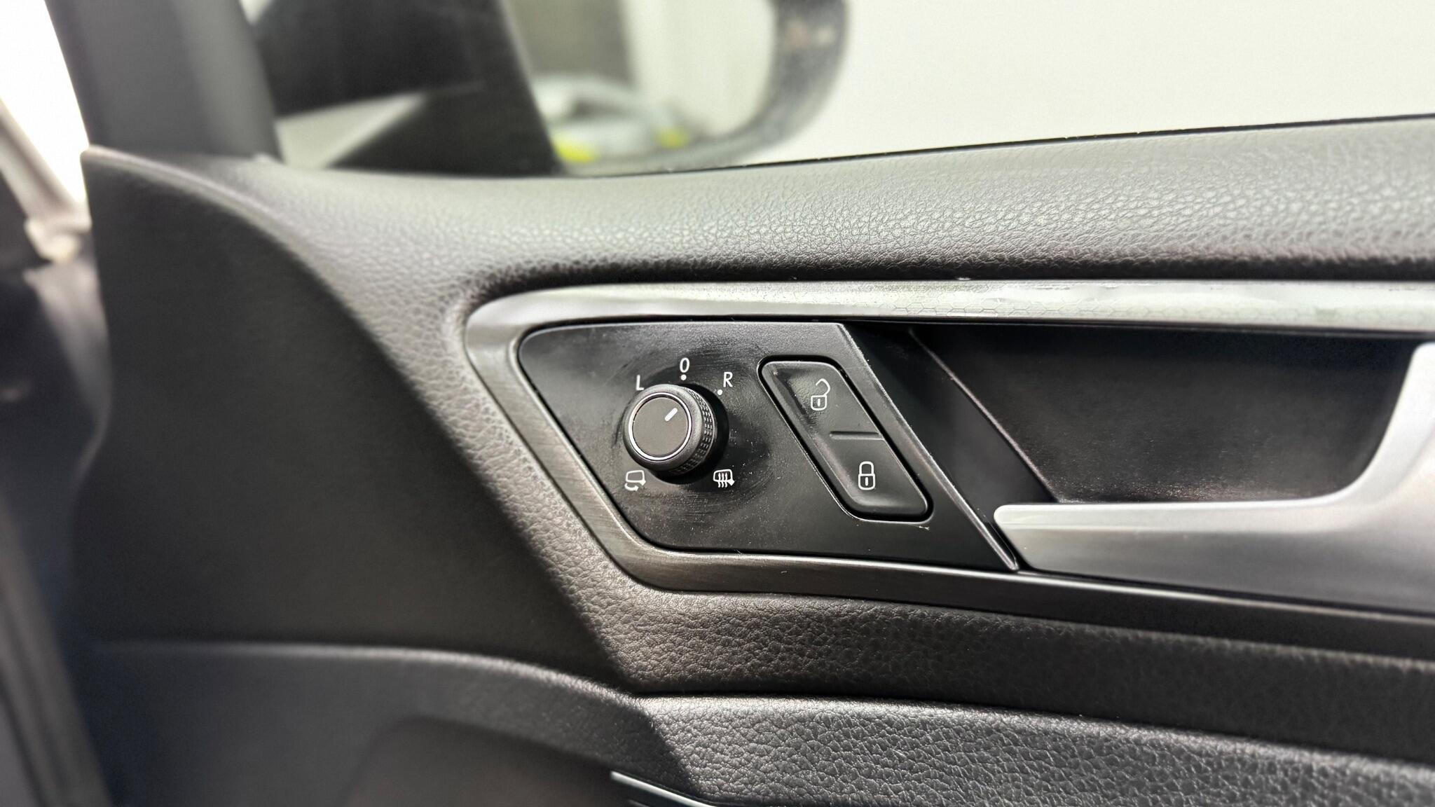 Volkswagen Golf view 54