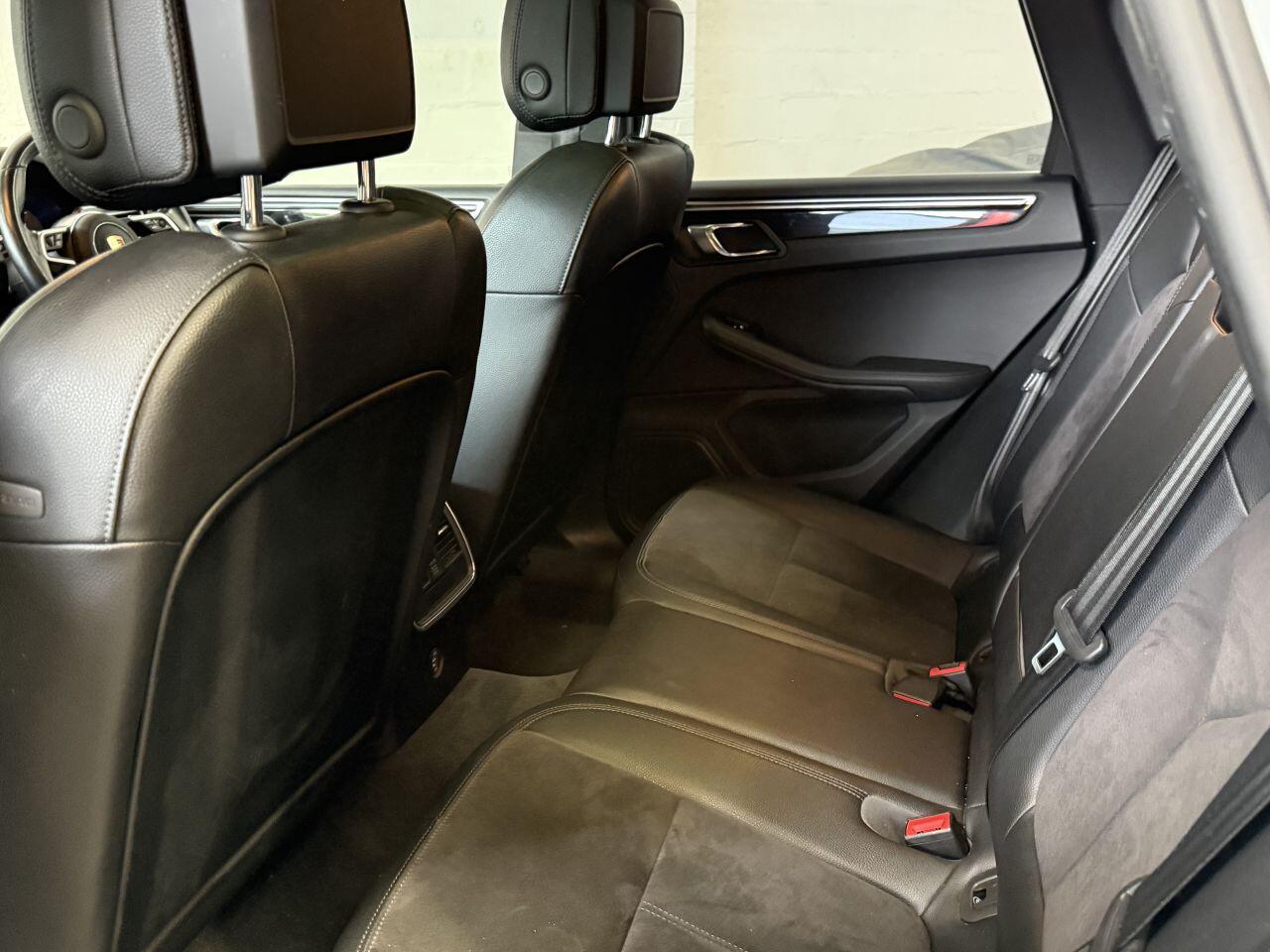 Porsche Macan view 60