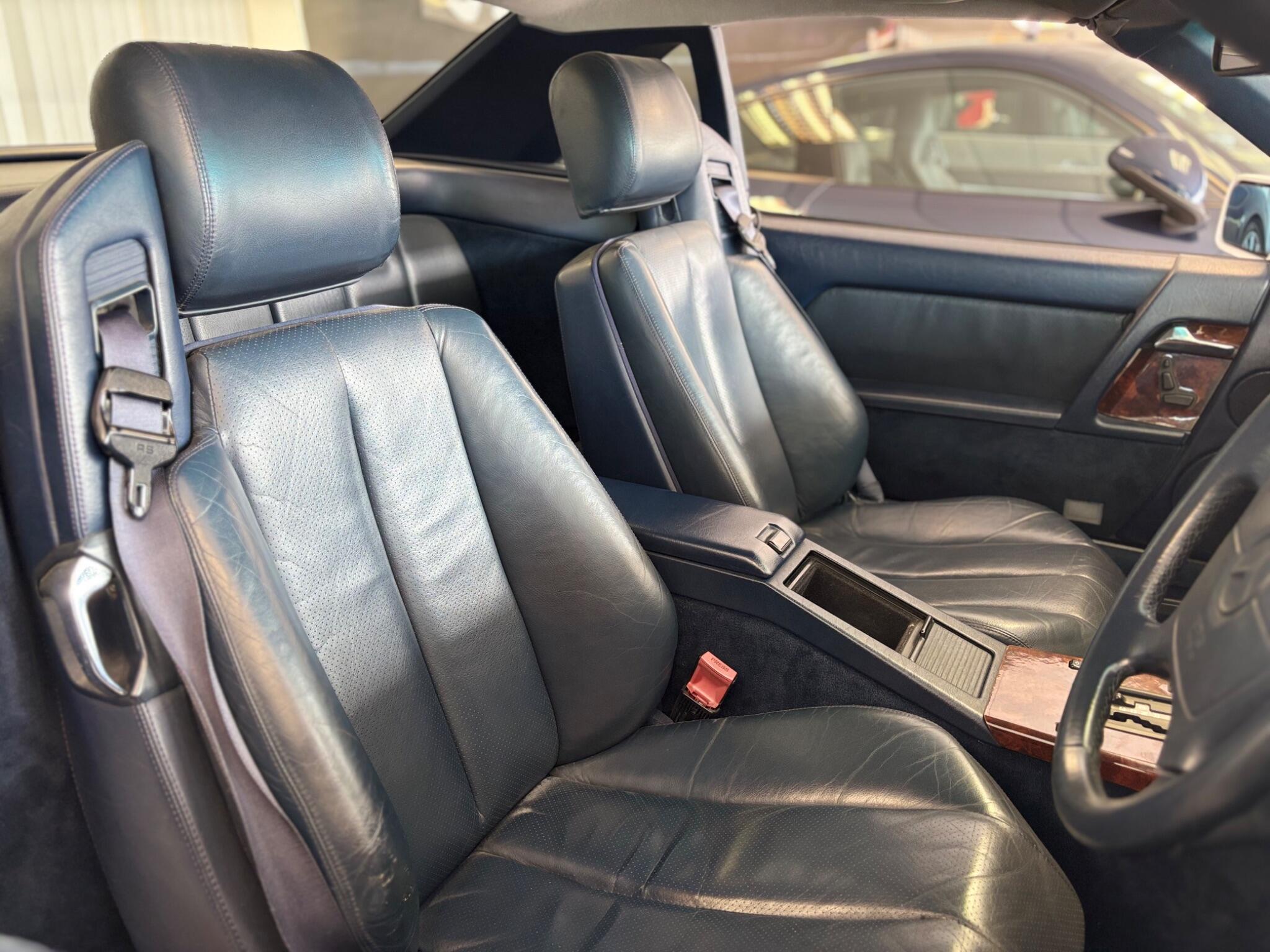 Mercedes-Benz 300 view 17