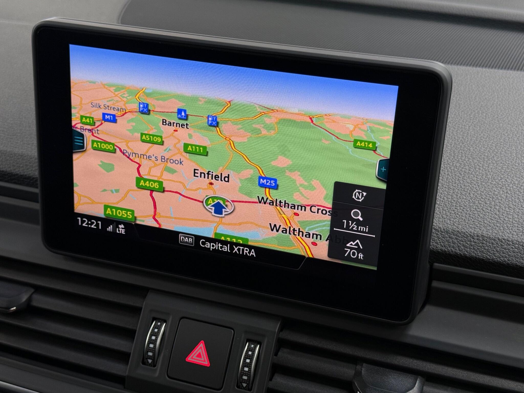 Audi Q5 view 25
