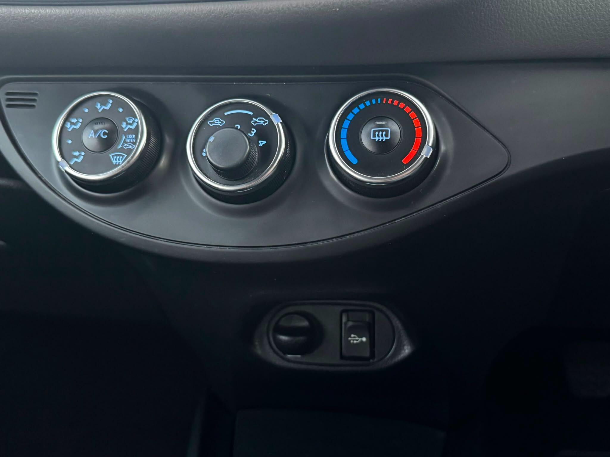 Toyota Yaris view 28