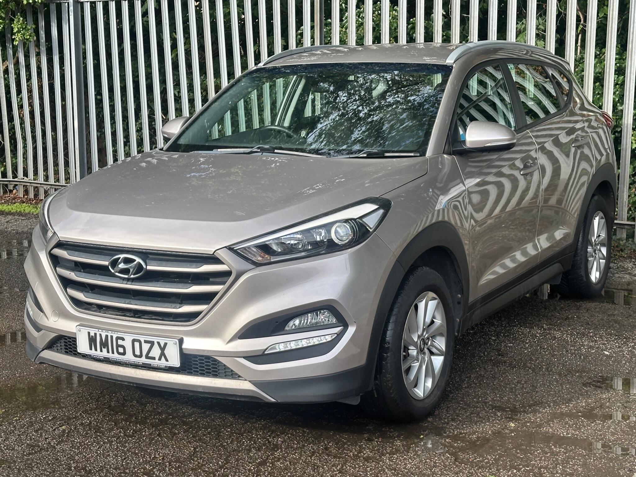 Hyundai Tucson view 2