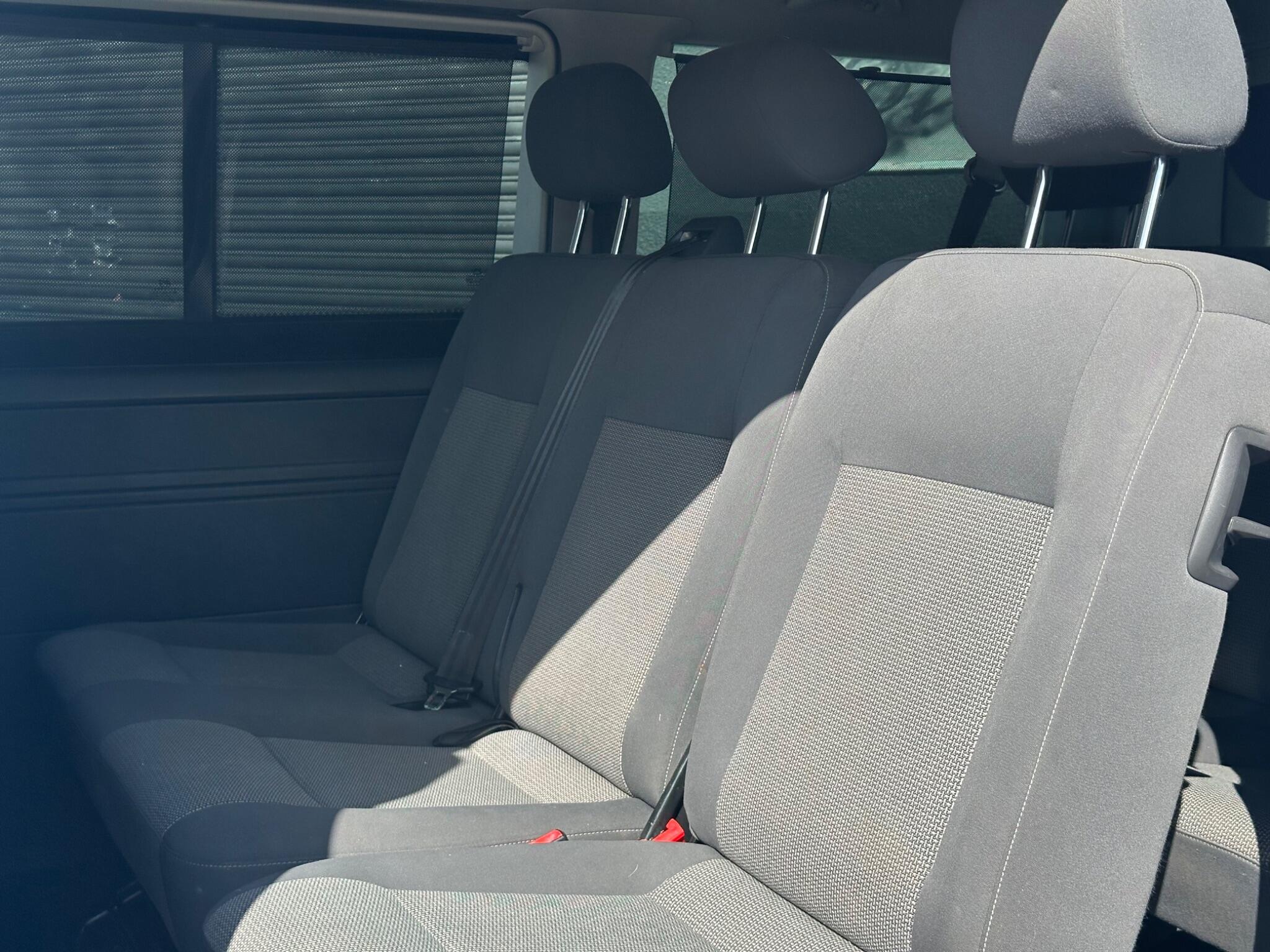 Volkswagen Transporter view 13