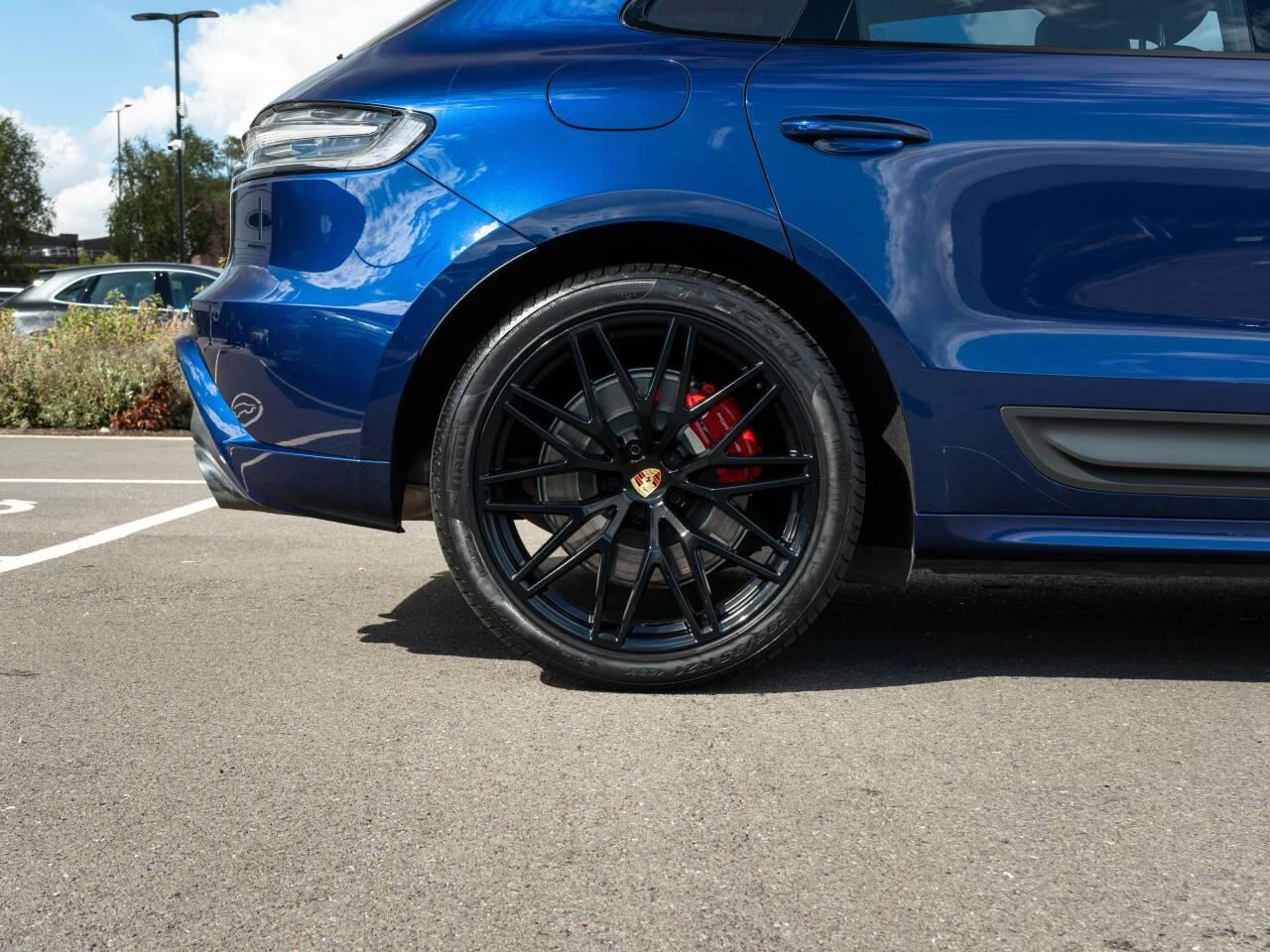 Porsche Macan view 13