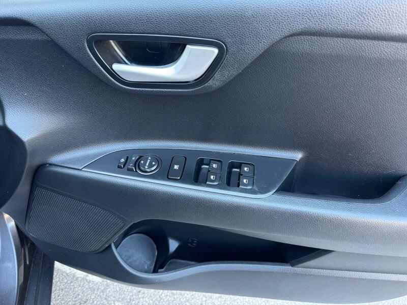 Kia Stonic view 35