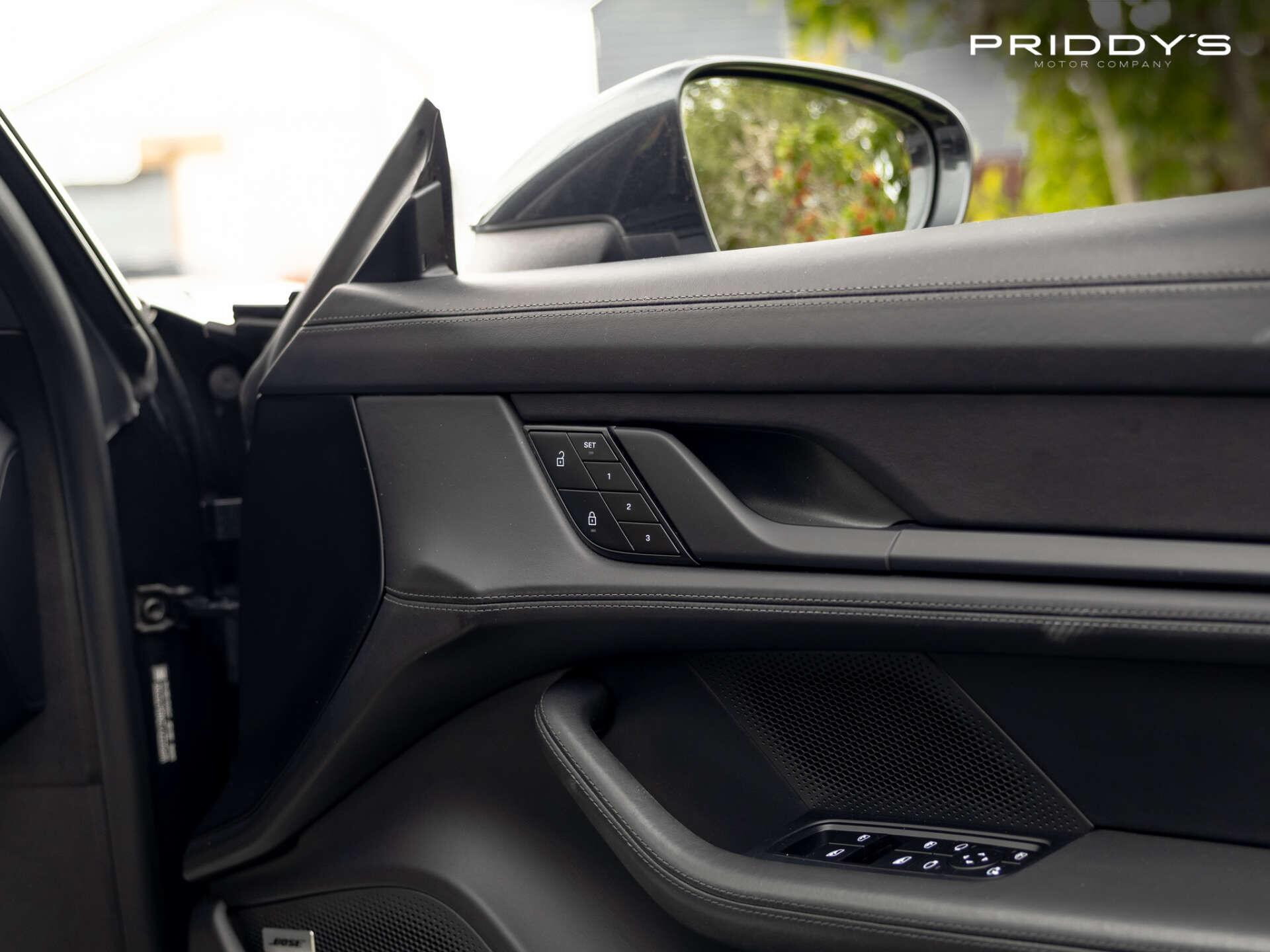 Porsche Taycan view 40