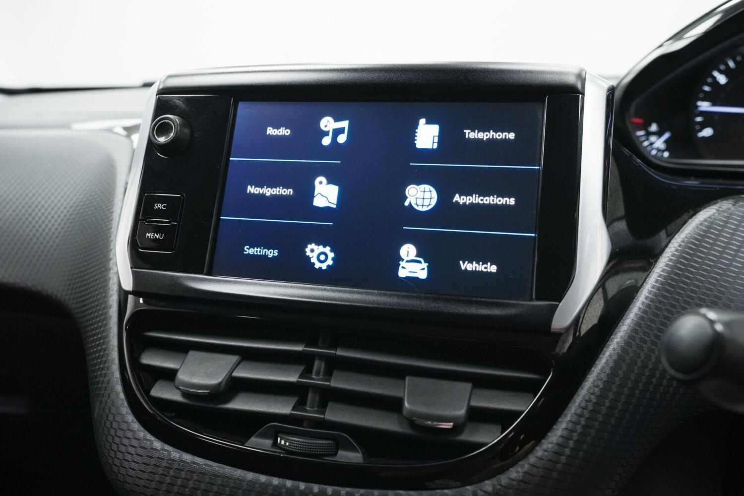 Peugeot 208 view 17