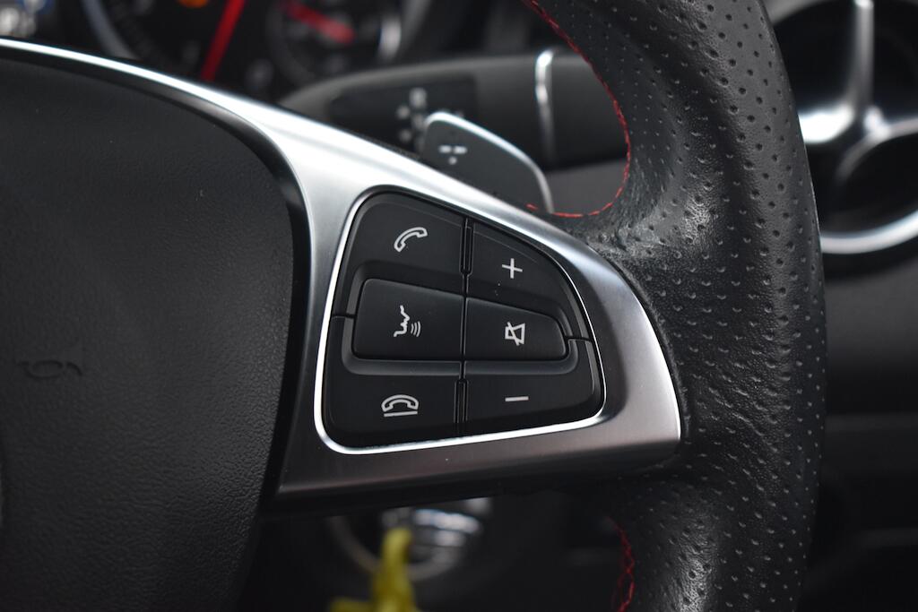 Mercedes-Benz Gla view 57