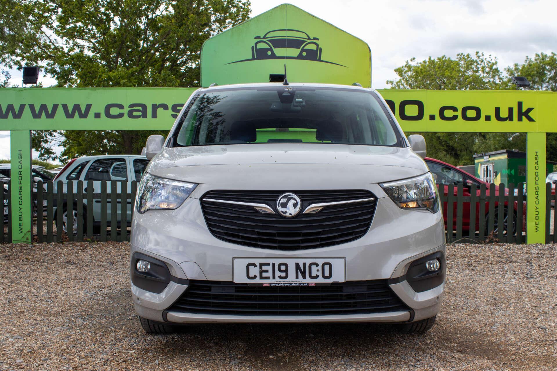 Vauxhall Combo Life view 2