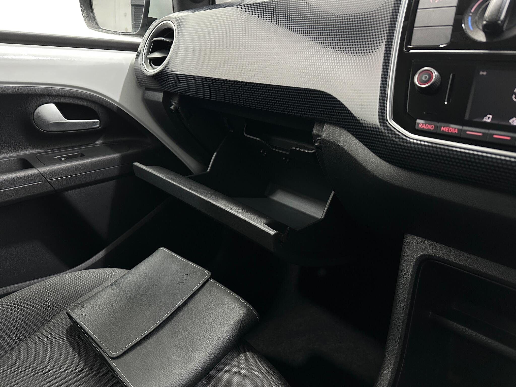 Volkswagen Up! view 24