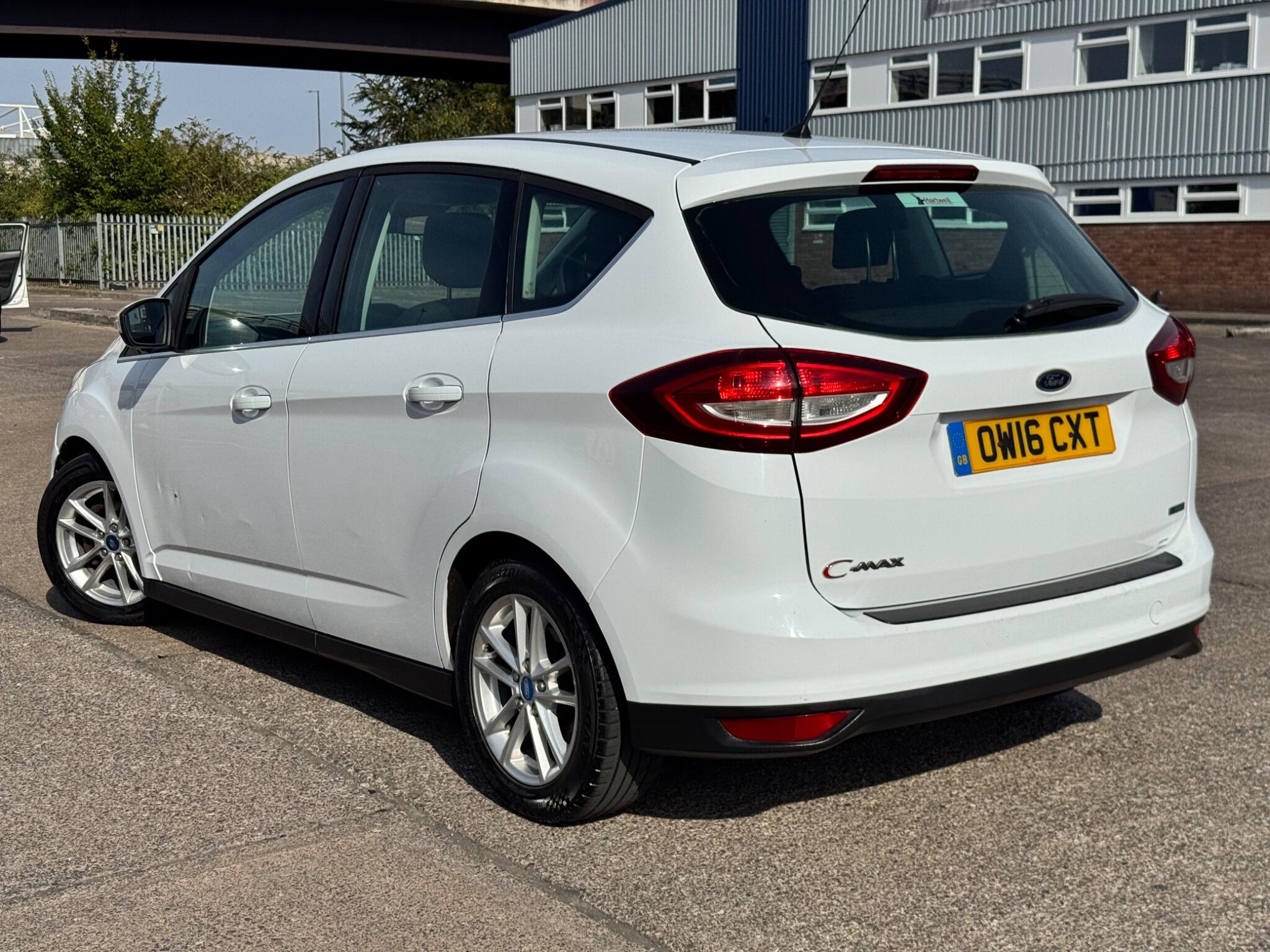 Ford C-Max view 4