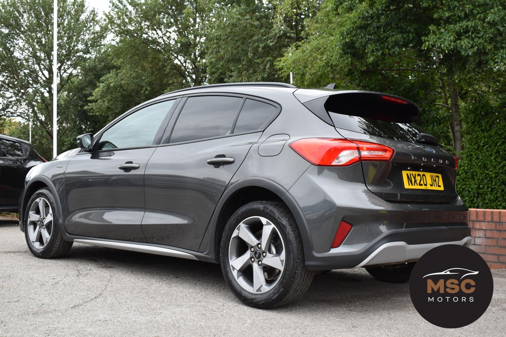 Ford Focus view 12