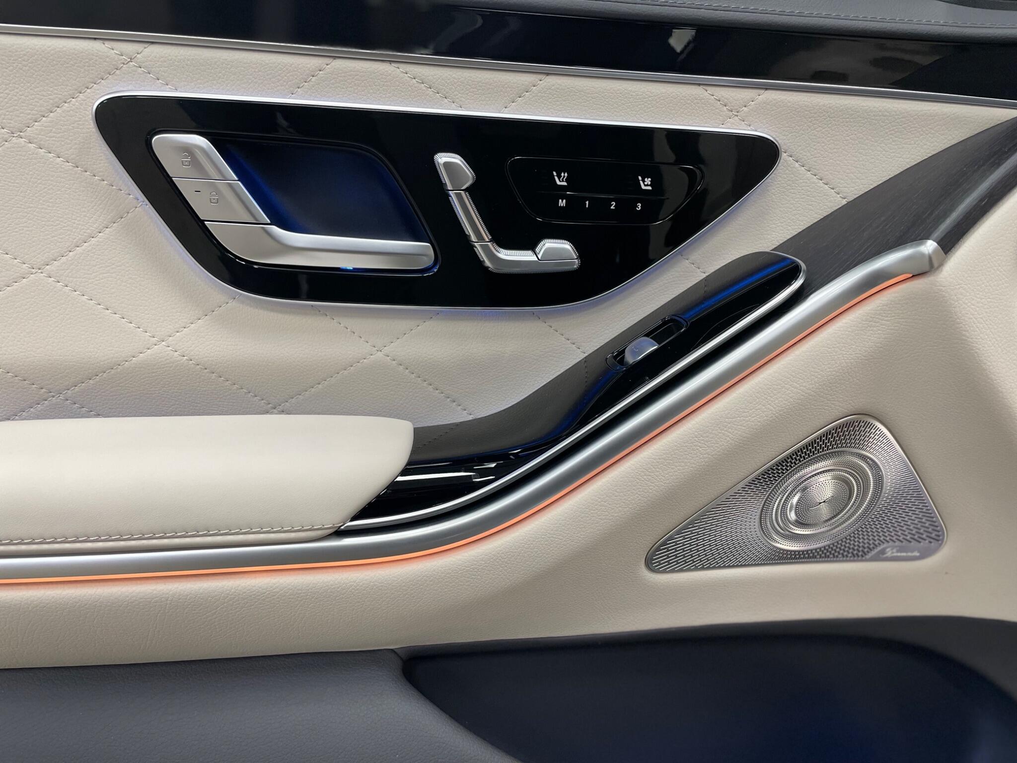 Mercedes-Benz S-Class view 34
