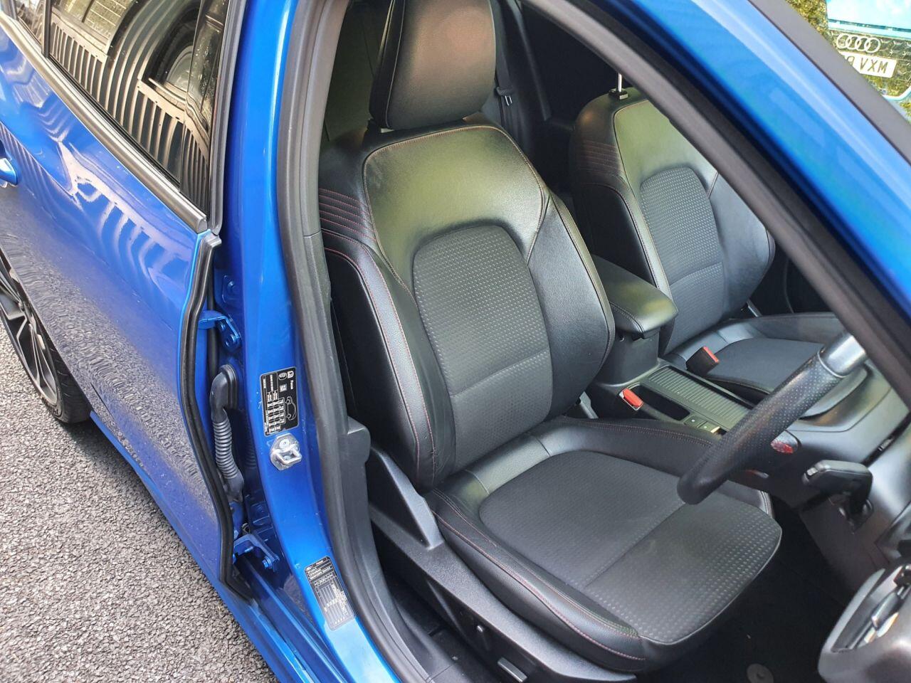 Ford Focus view 15
