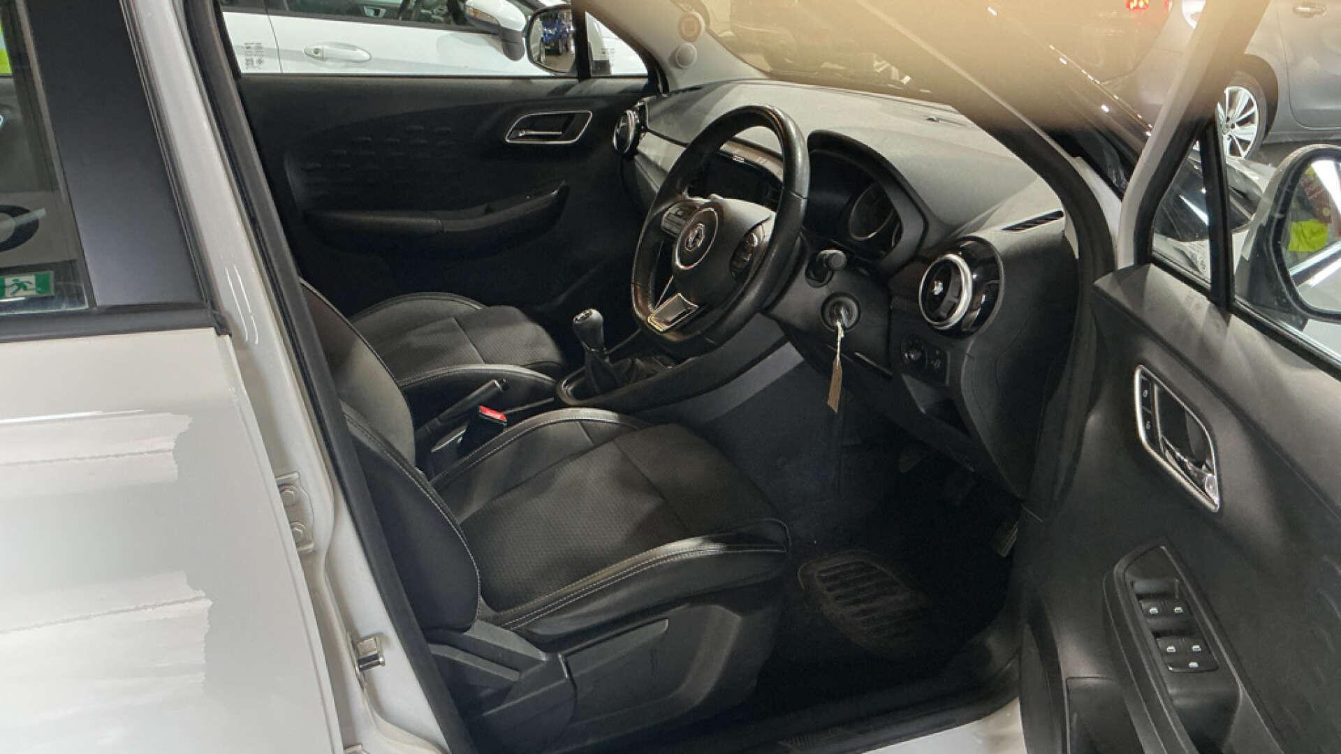 MG MG3 view 7