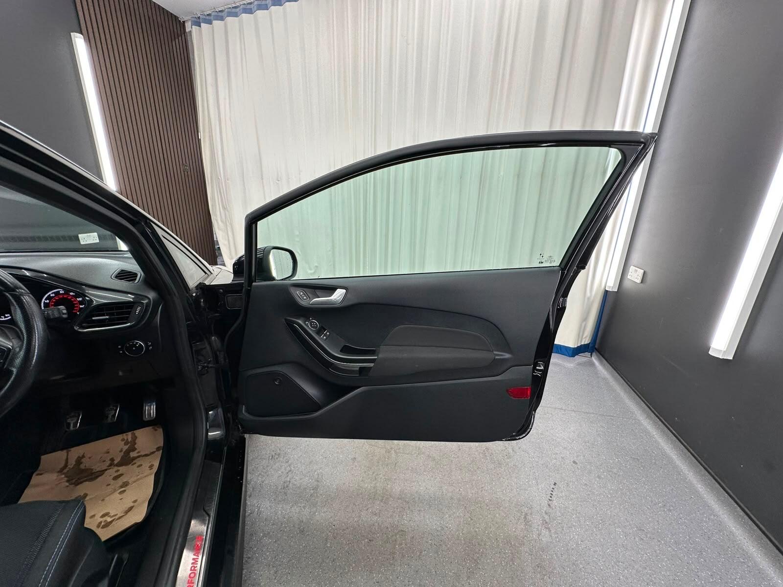 Ford Fiesta view 22