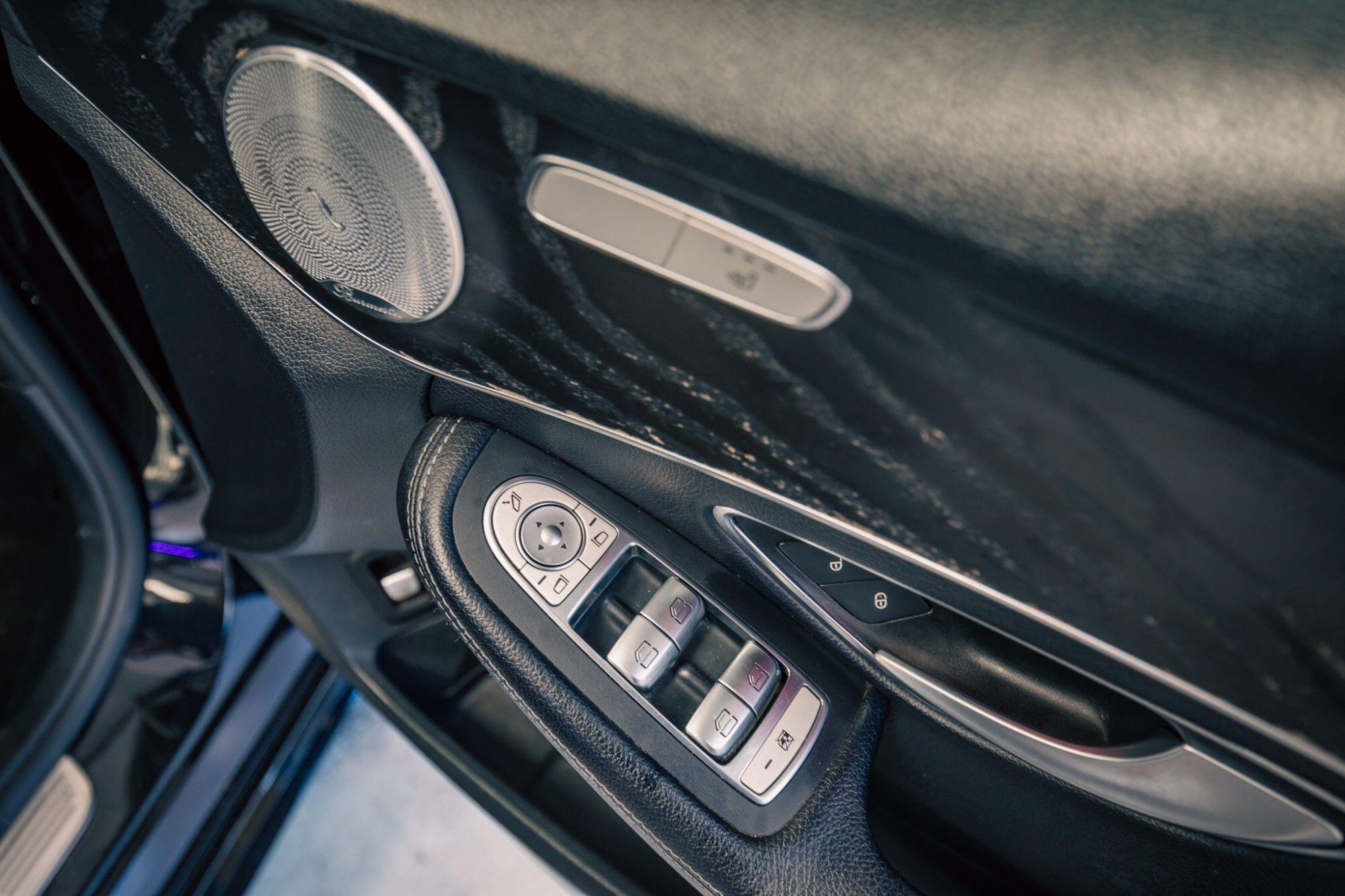 Mercedes-Benz C-Class view 10