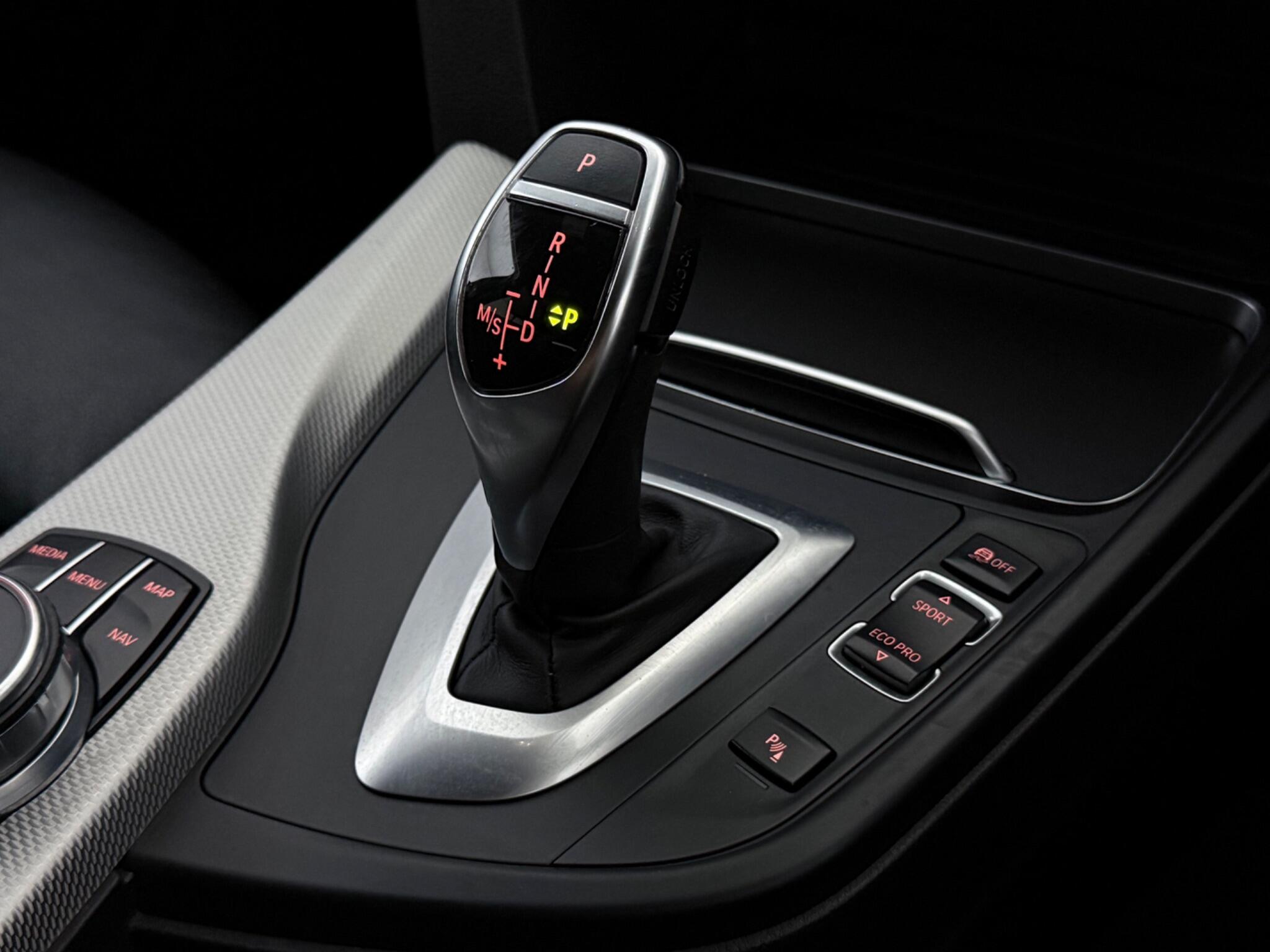 BMW 3 Series view 21