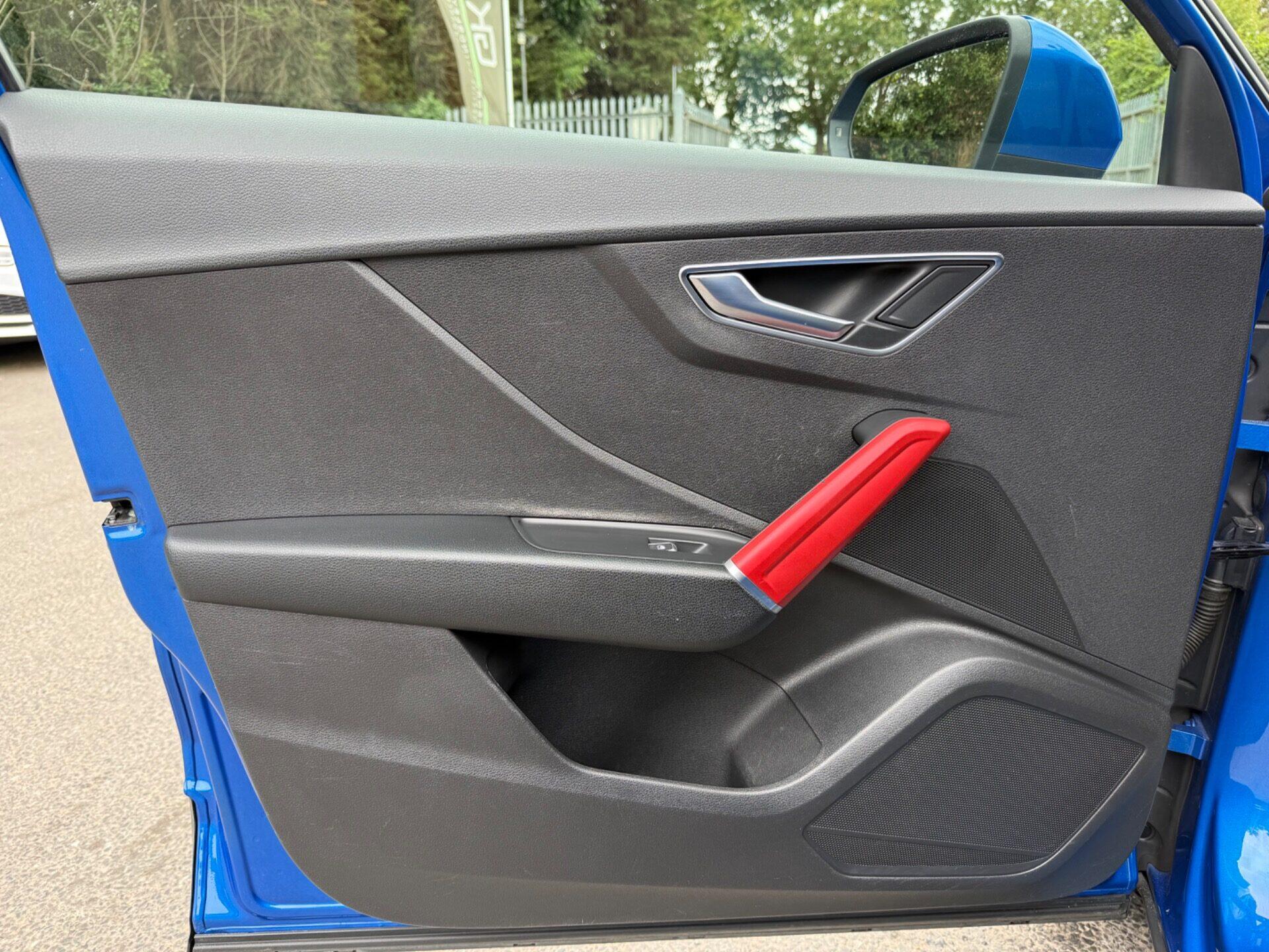 Audi Q2 view 23