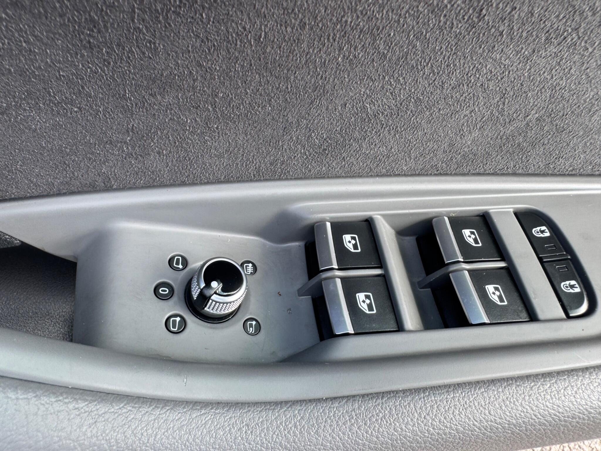Audi A4 view 18