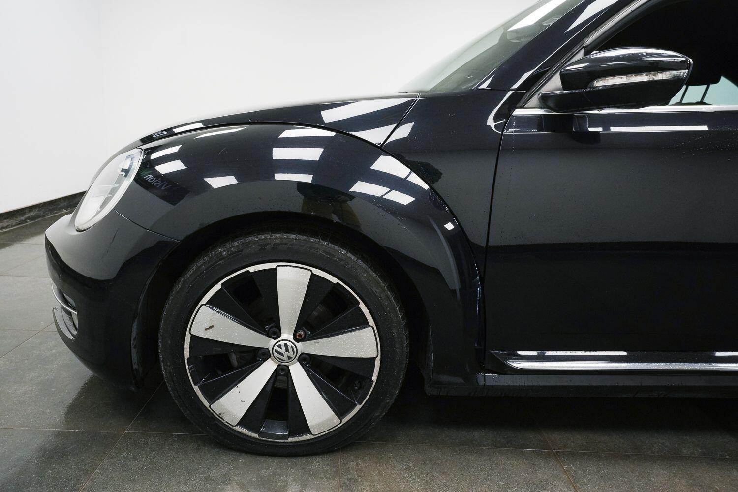 Volkswagen Beetle view 6