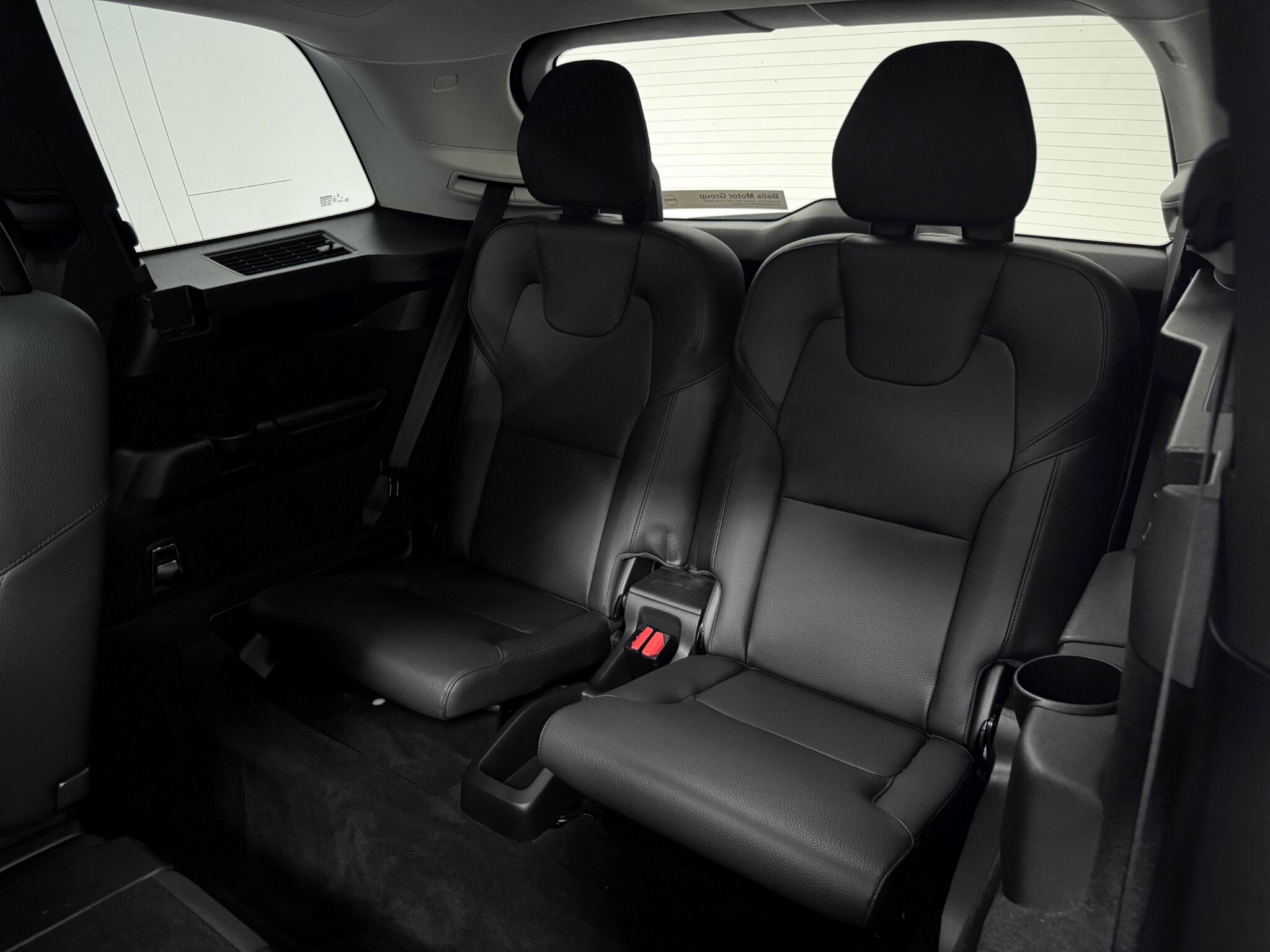 Volvo XC90 view 32
