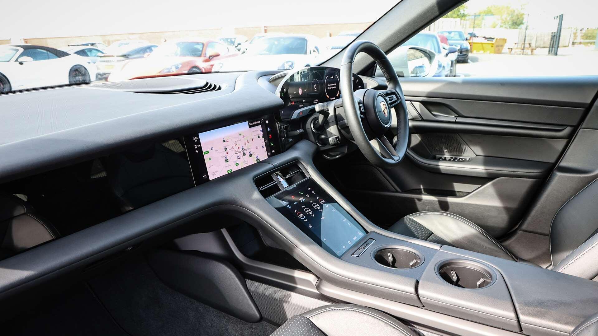 Porsche Taycan view 11
