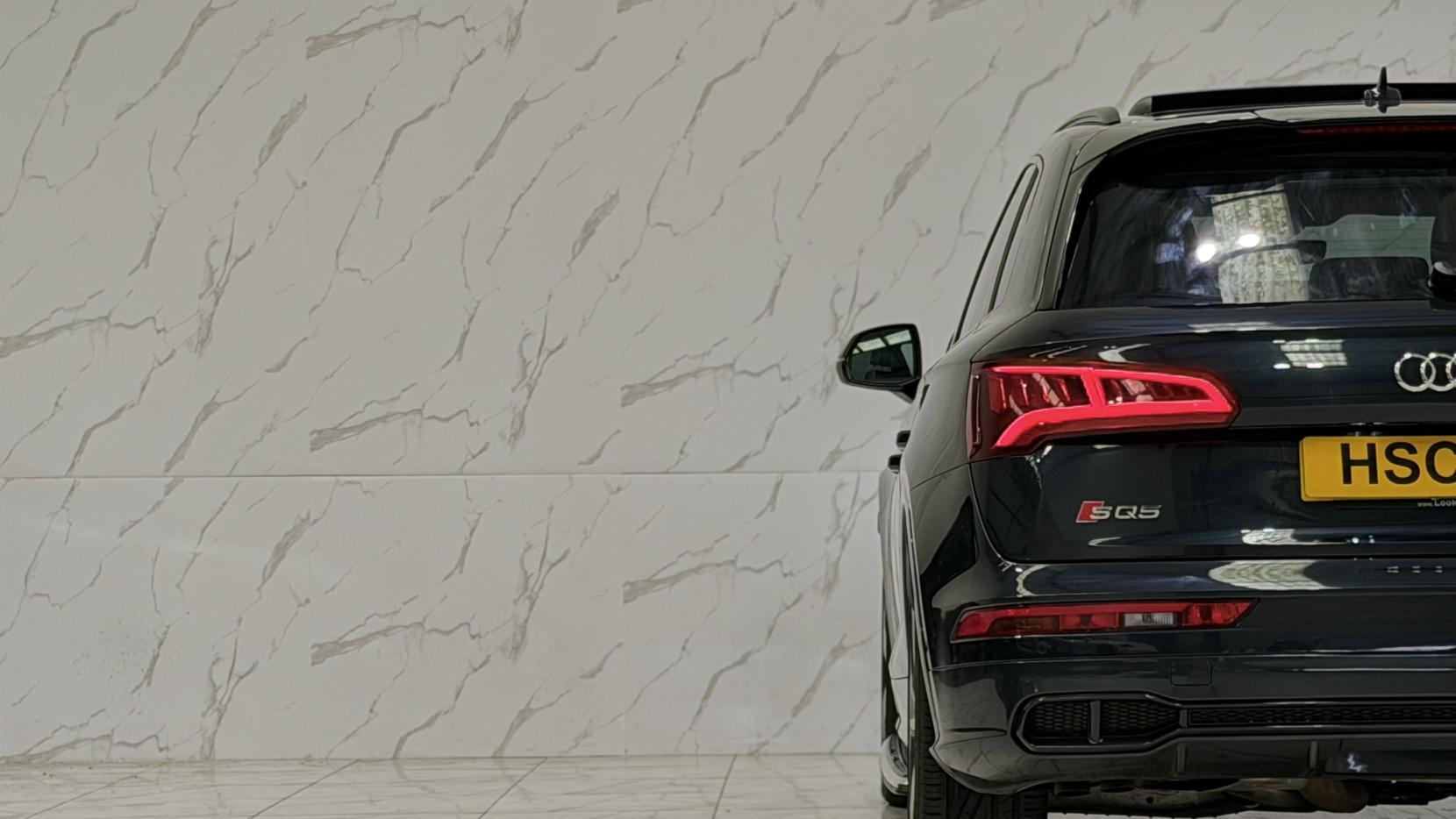Audi SQ5 view 40