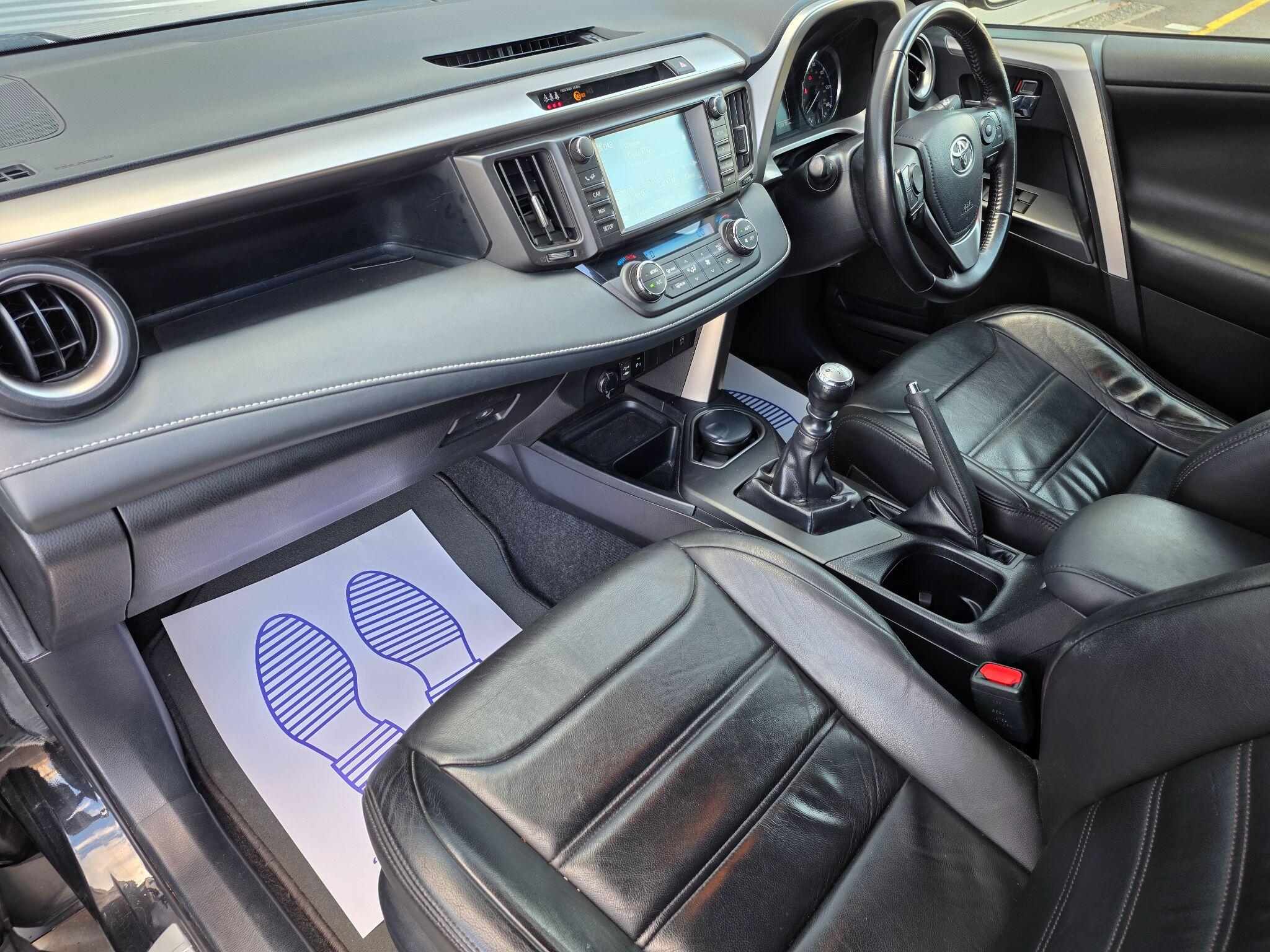 Toyota Rav4 view 10