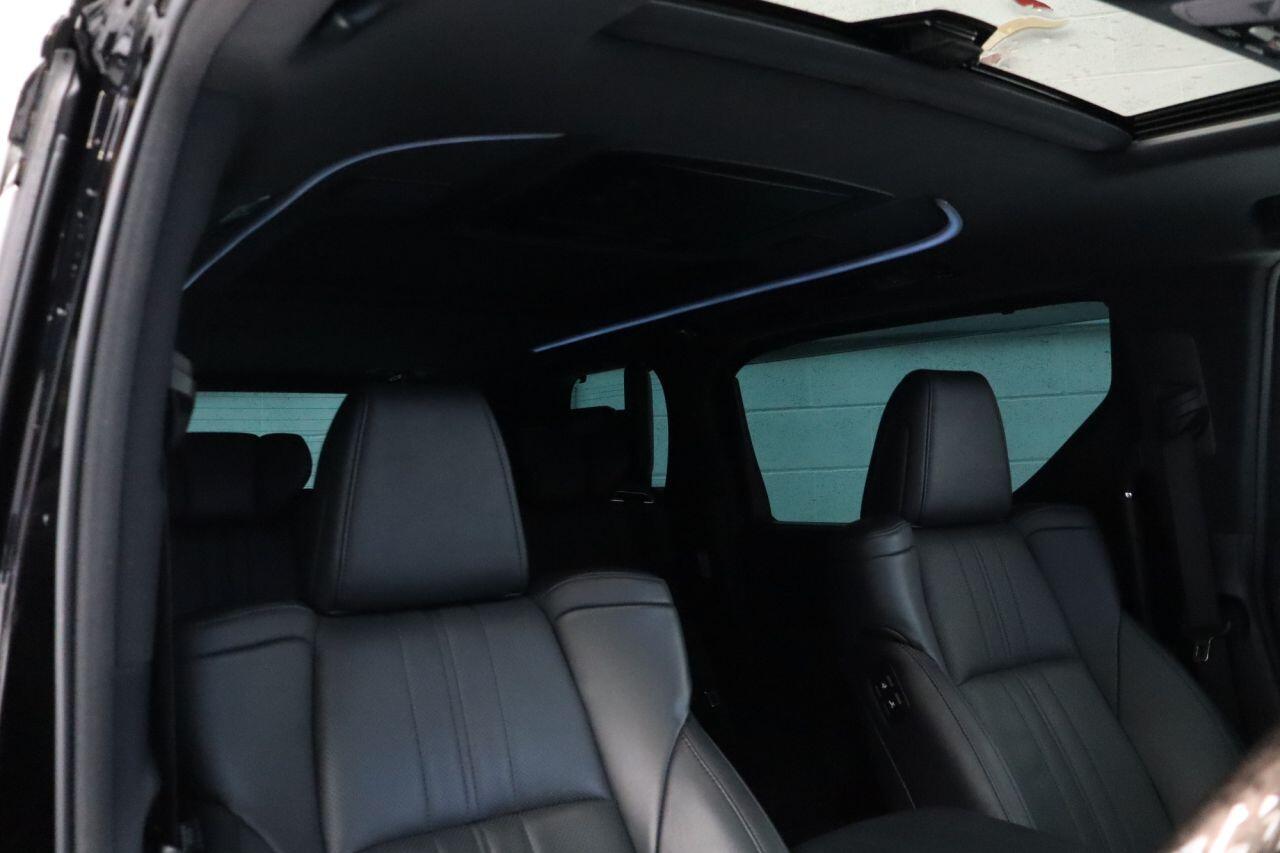 Toyota Alphard view 13