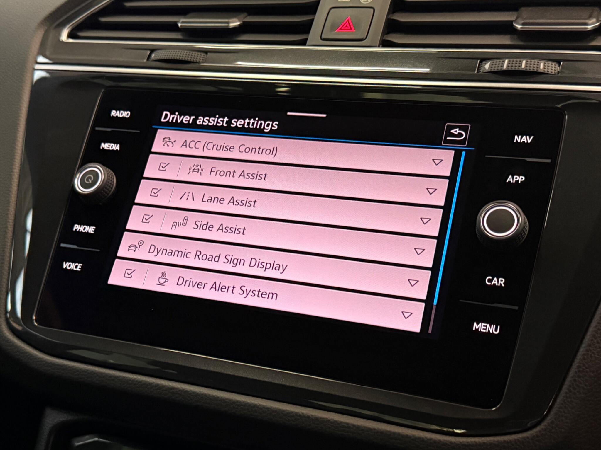 Volkswagen Tiguan view 28