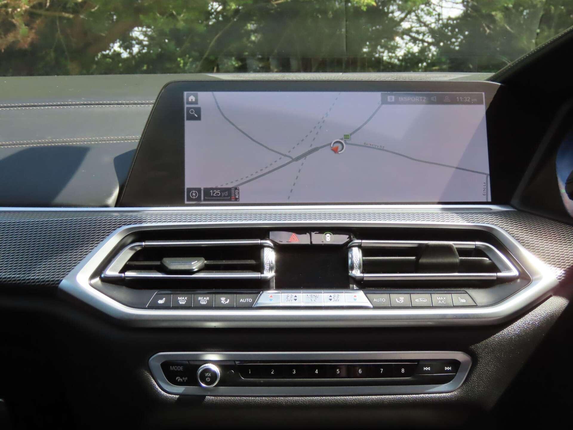 BMW X5 view 11