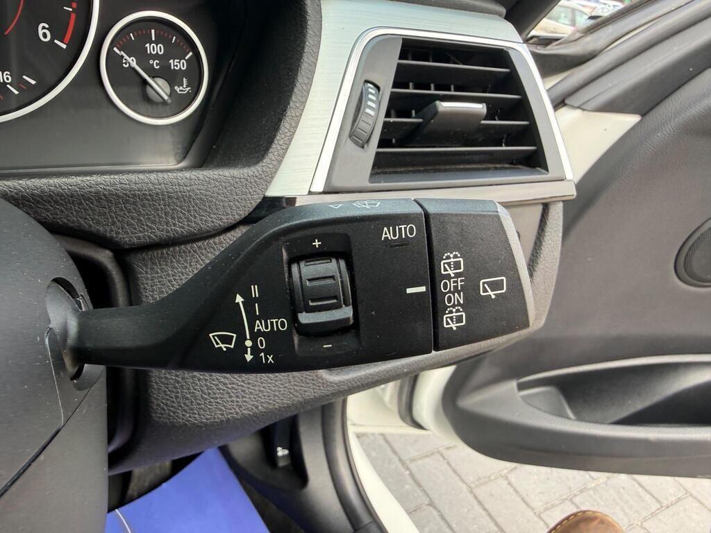 BMW 3 Series view 32
