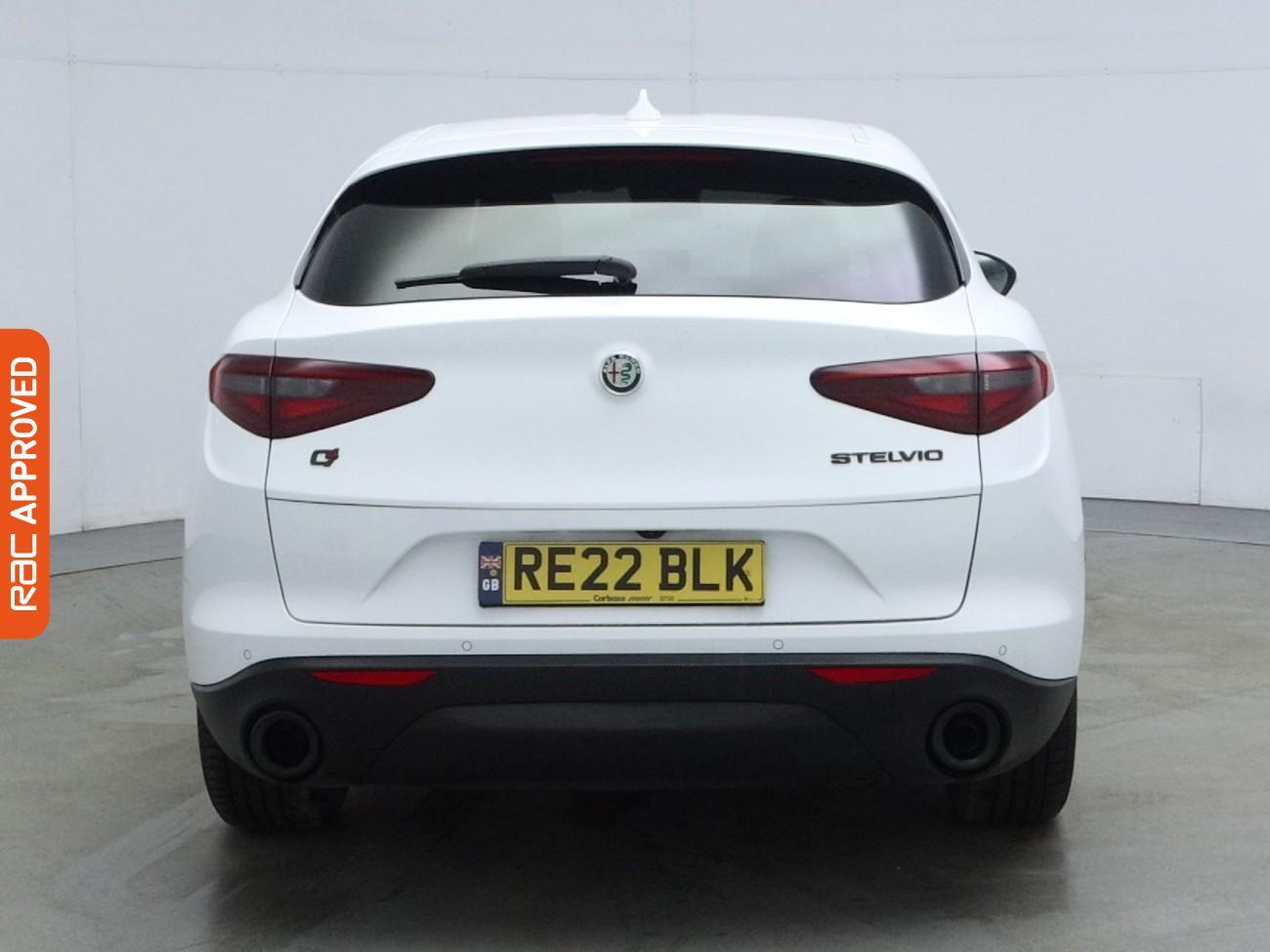 Alfa Romeo Stelvio view 8
