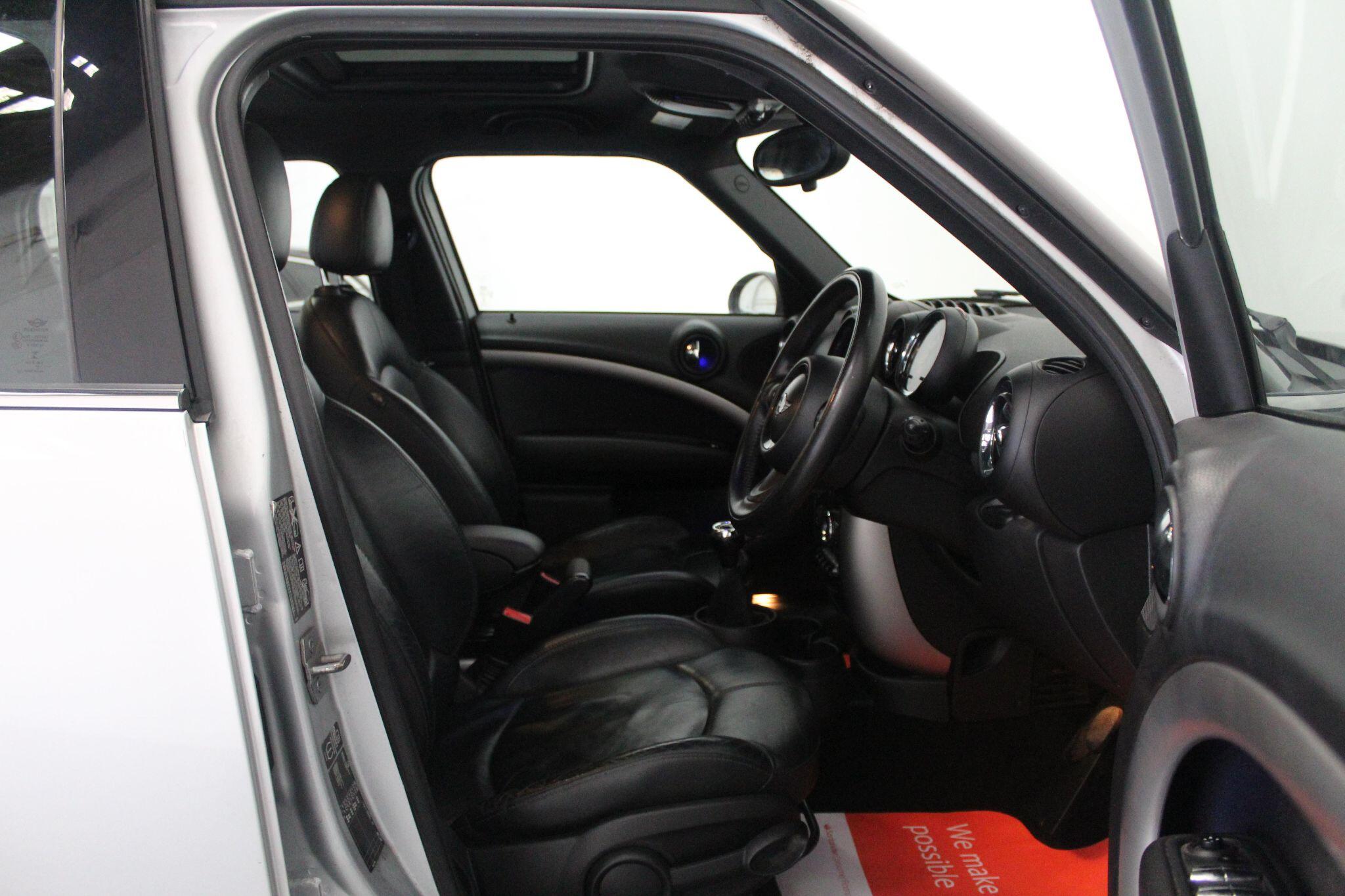 Mini Countryman view 30